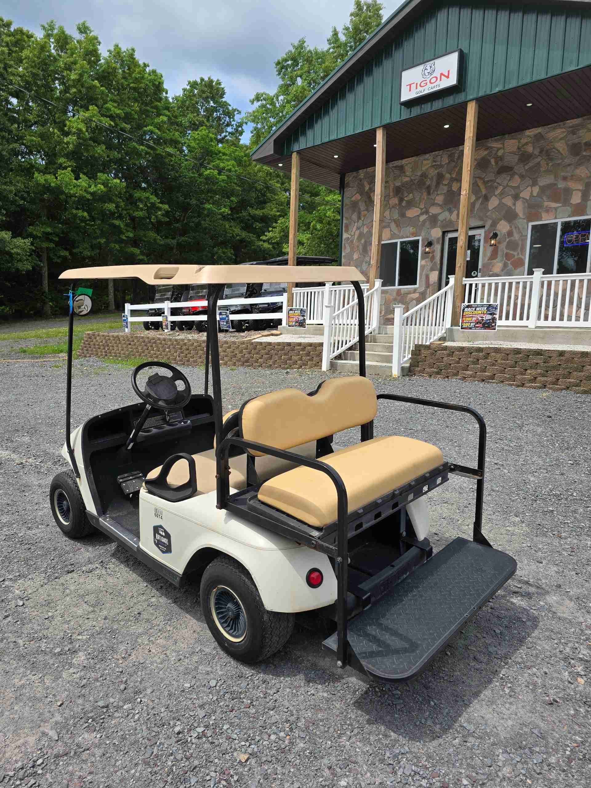 2007 EZGO TXT White image 3