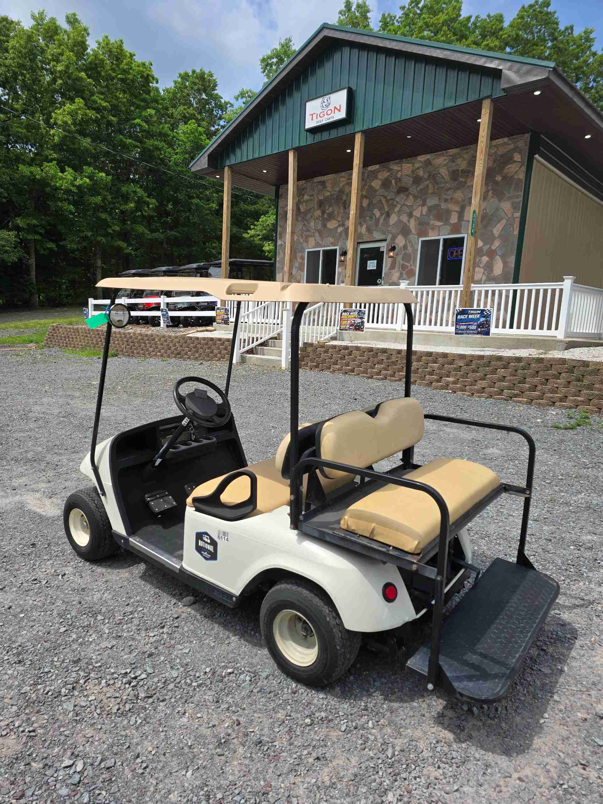 2007 EZGO TXT White image 3