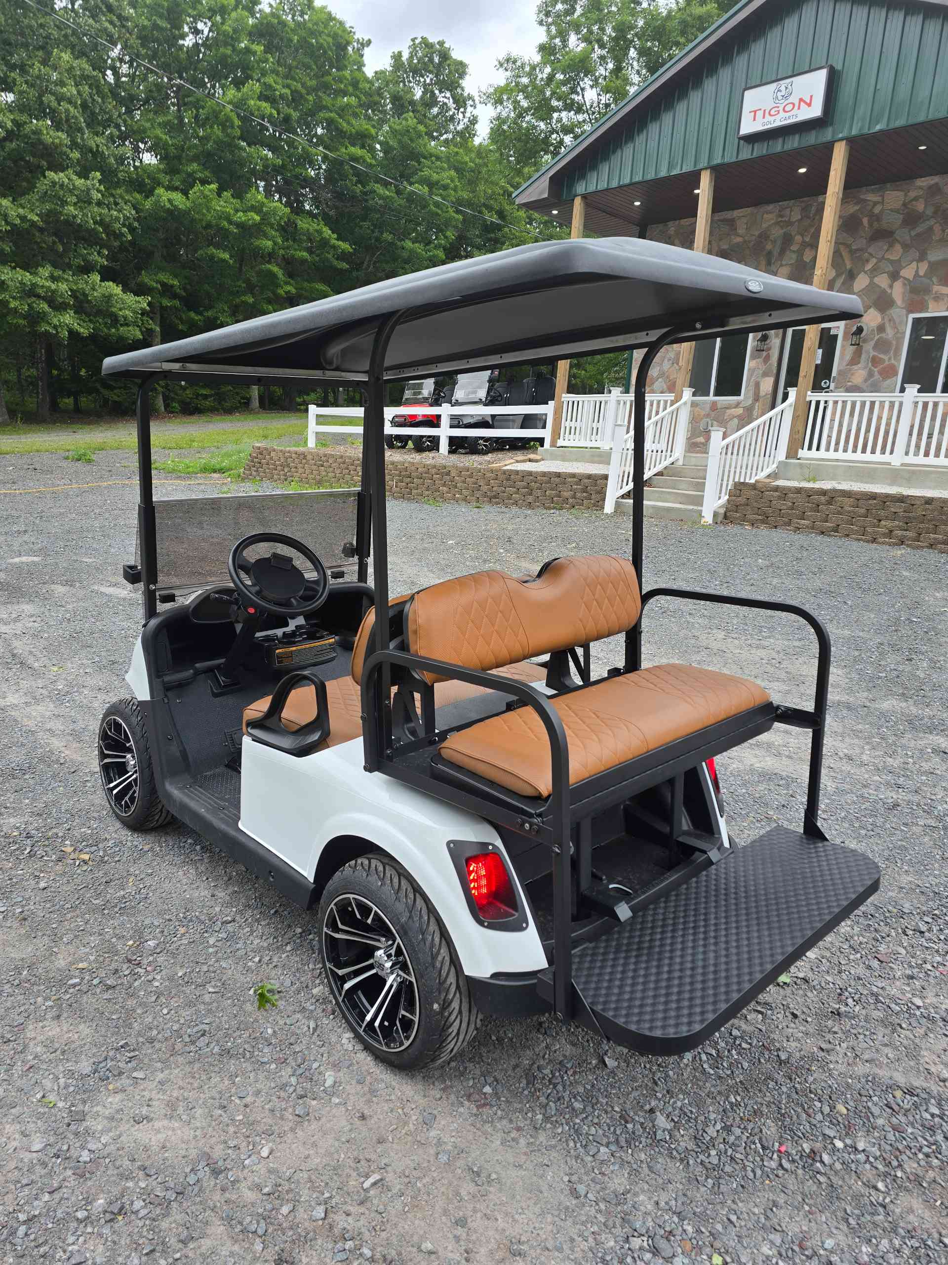 2020 EZGO RXV White image 3