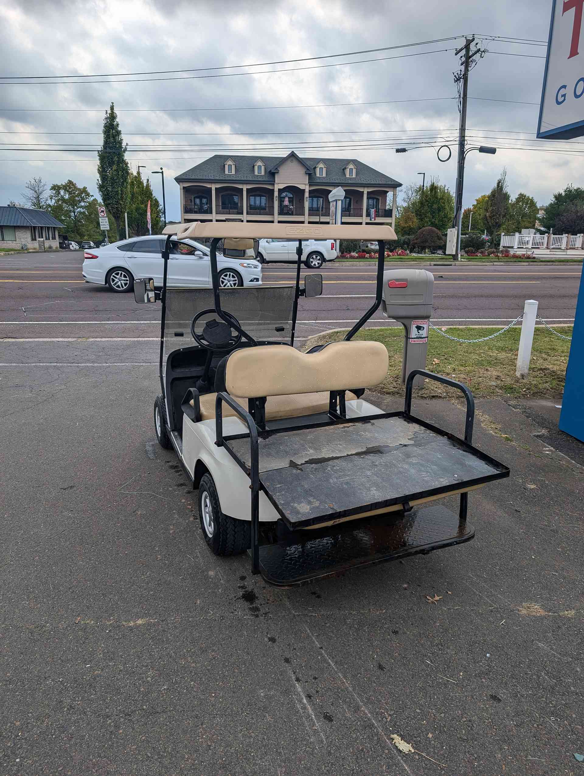 2005 EZGO TXT White image 4