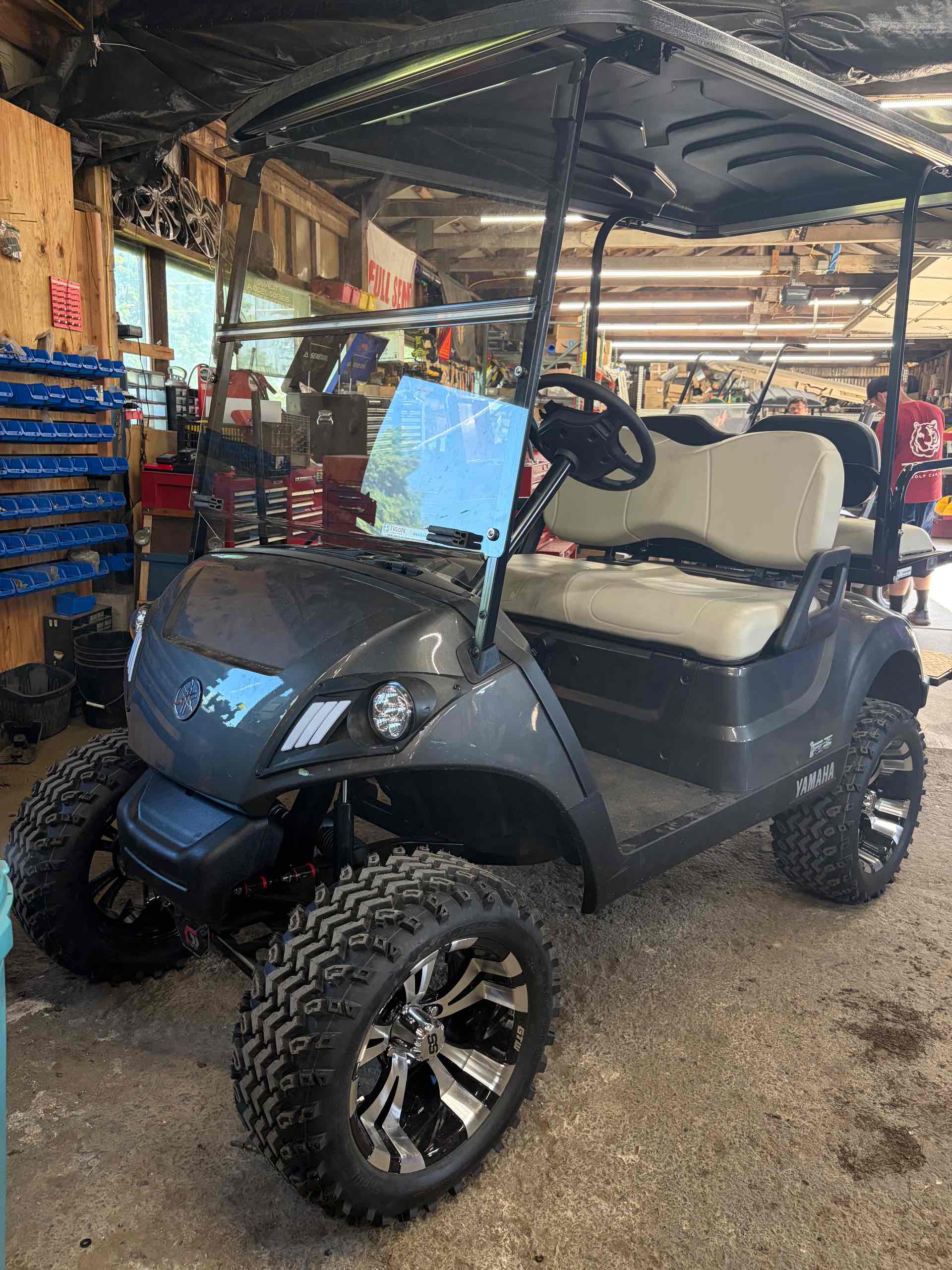 2026 Yamaha Golf Cart in Armour Gray