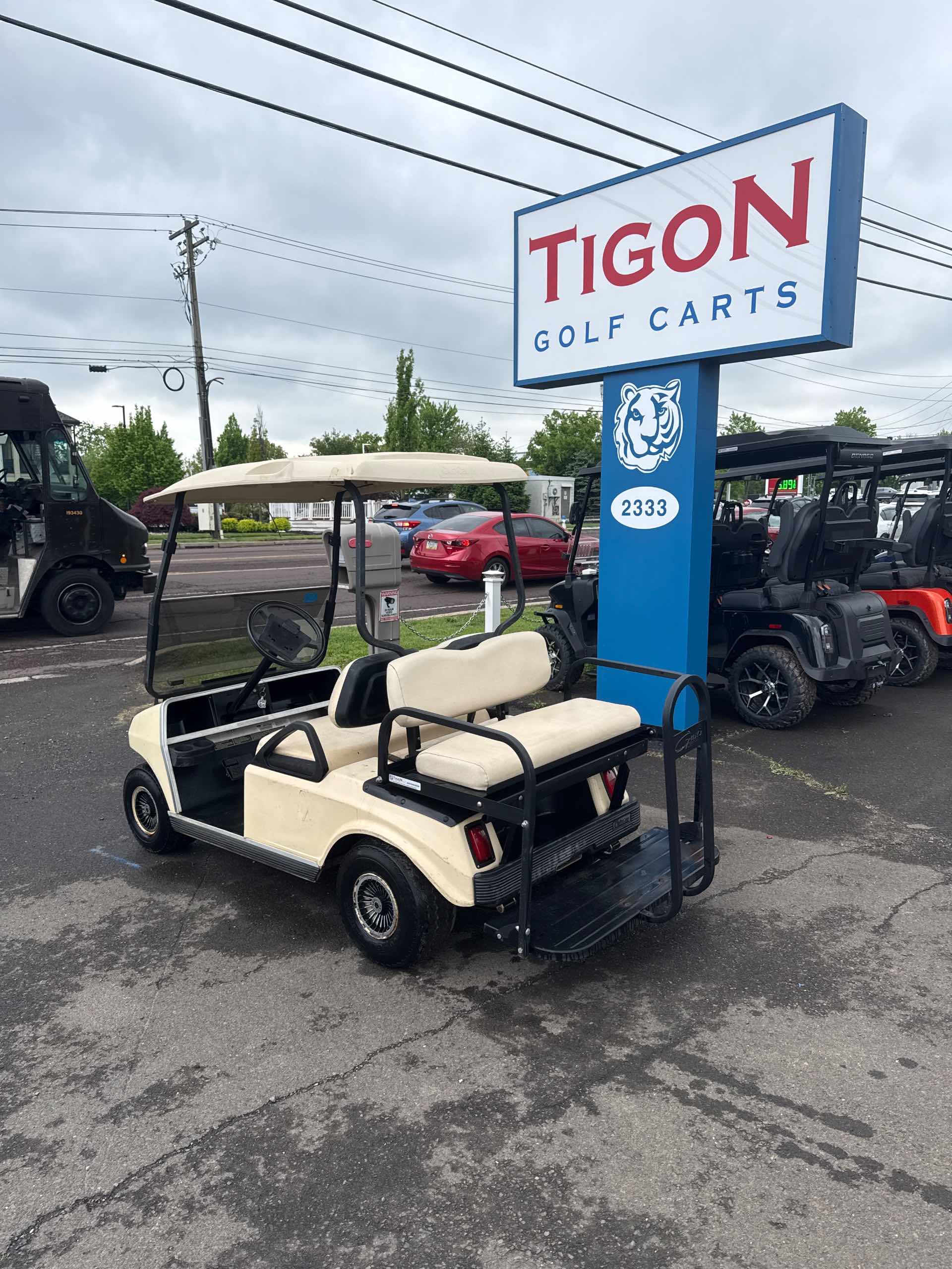 1996 Club Car DS Beige image 3