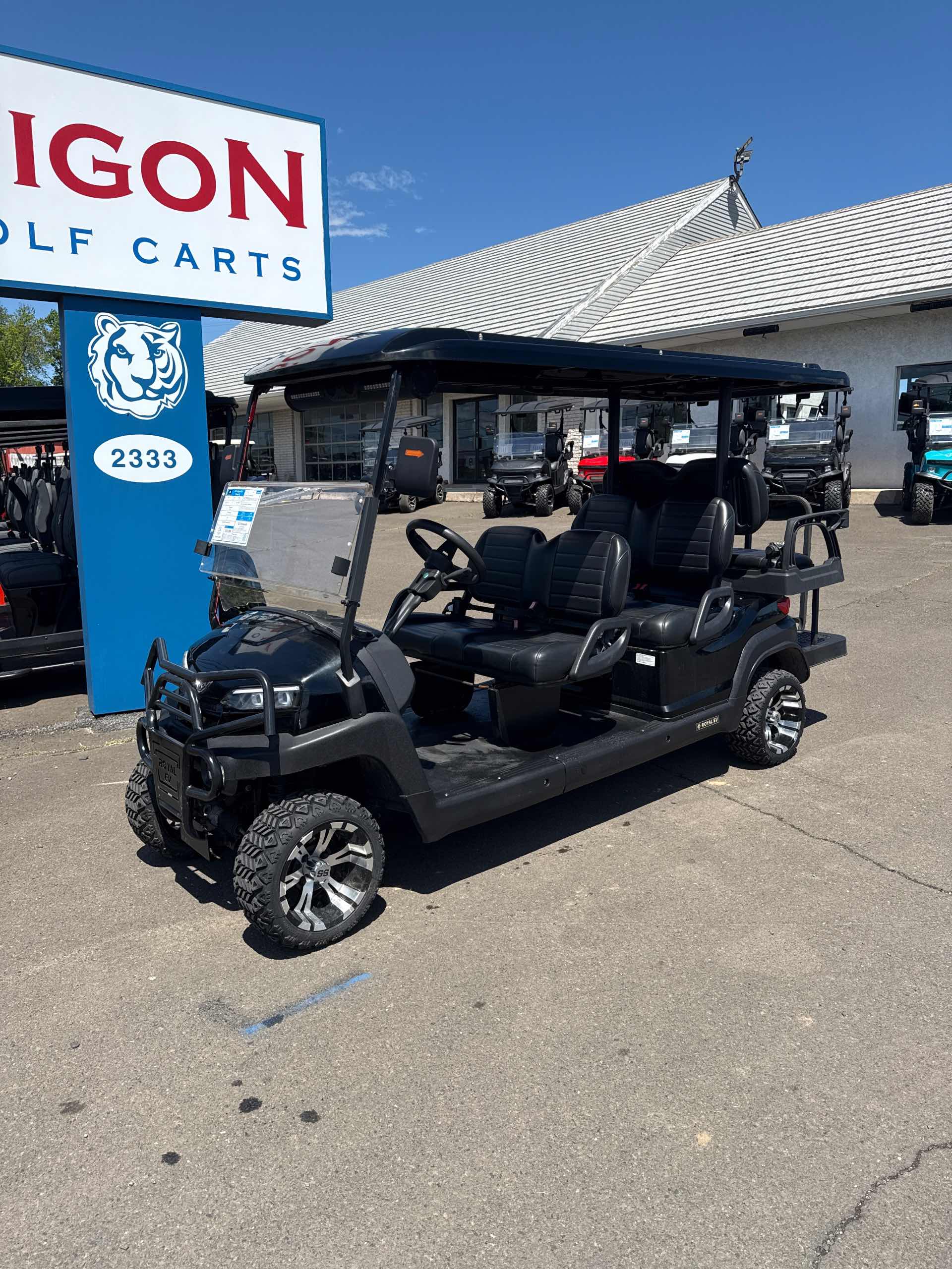 2022 Royal EV Crown 6 Golf Cart in Black