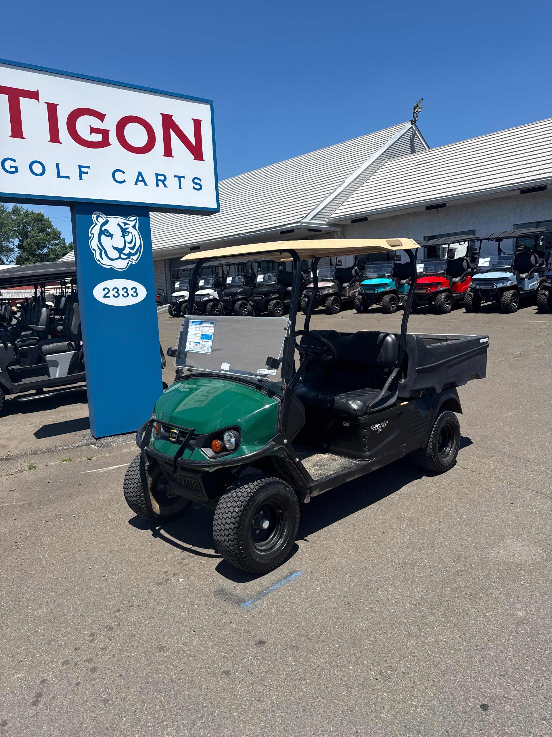 2021 Cushman CUSHMAN® TITAN FLATBED Golf Cart in Green
