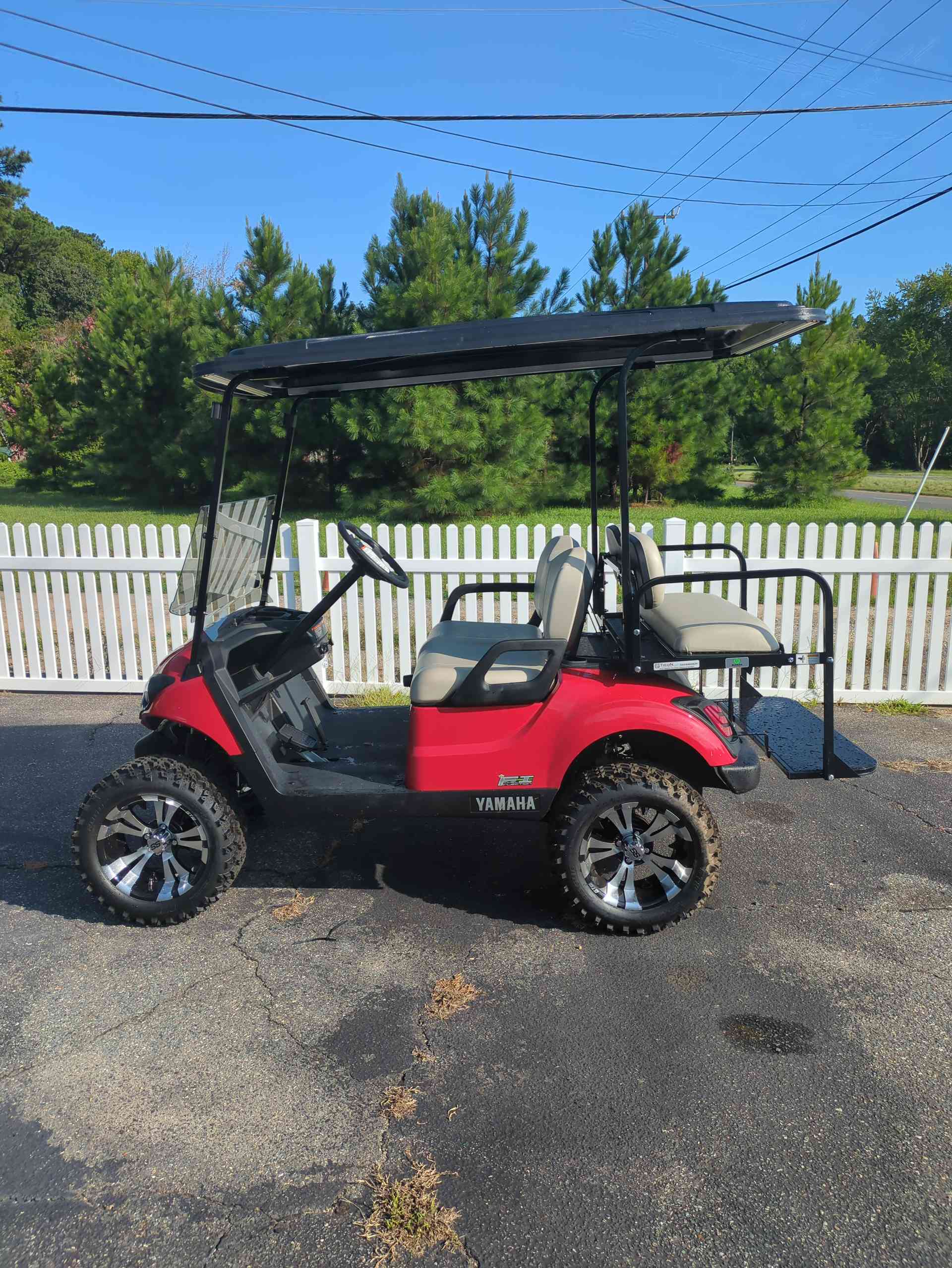 2027 Yamaha Drive 2 Red image 2
