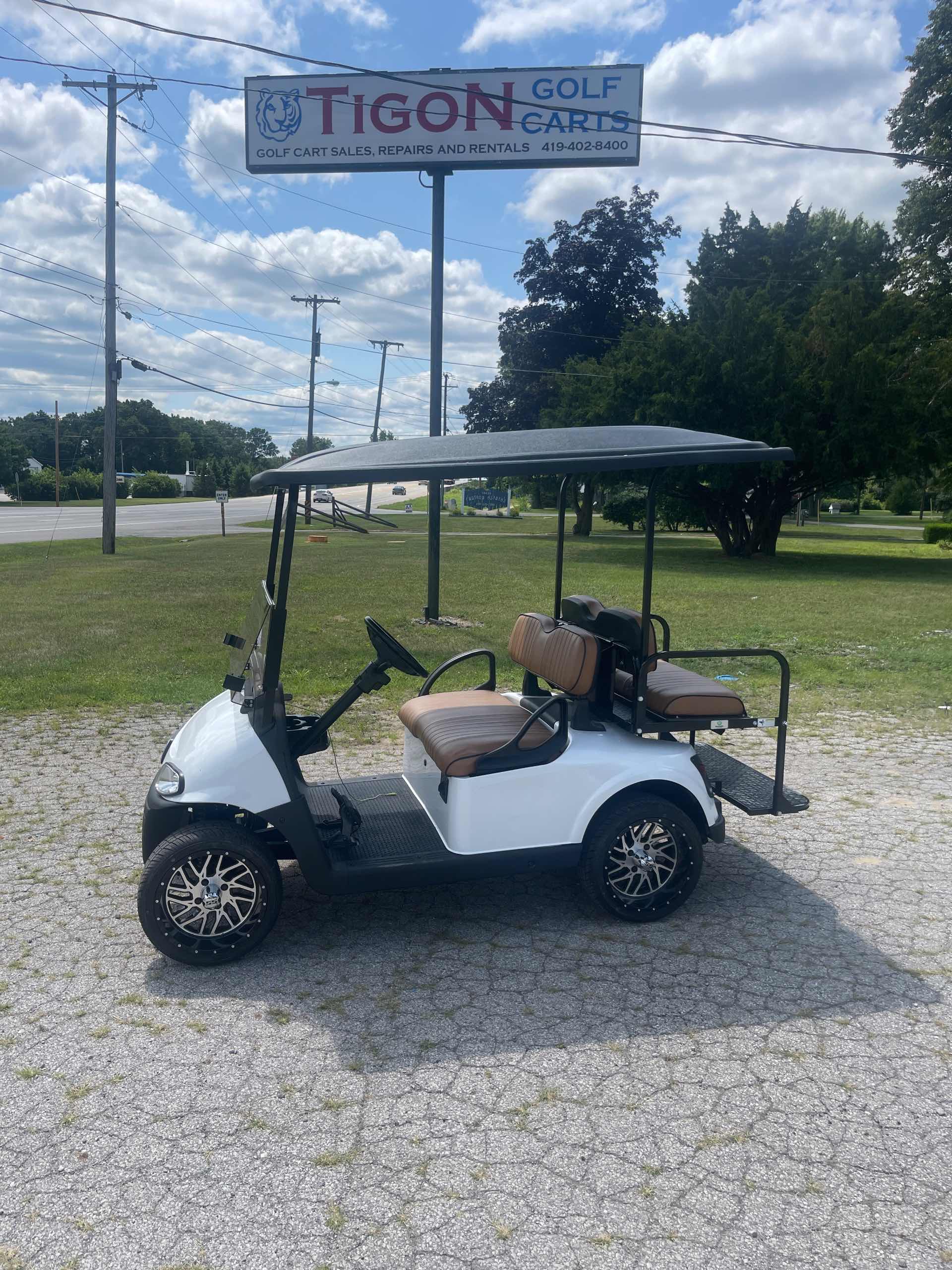 2020 EZGO RXV White image 2