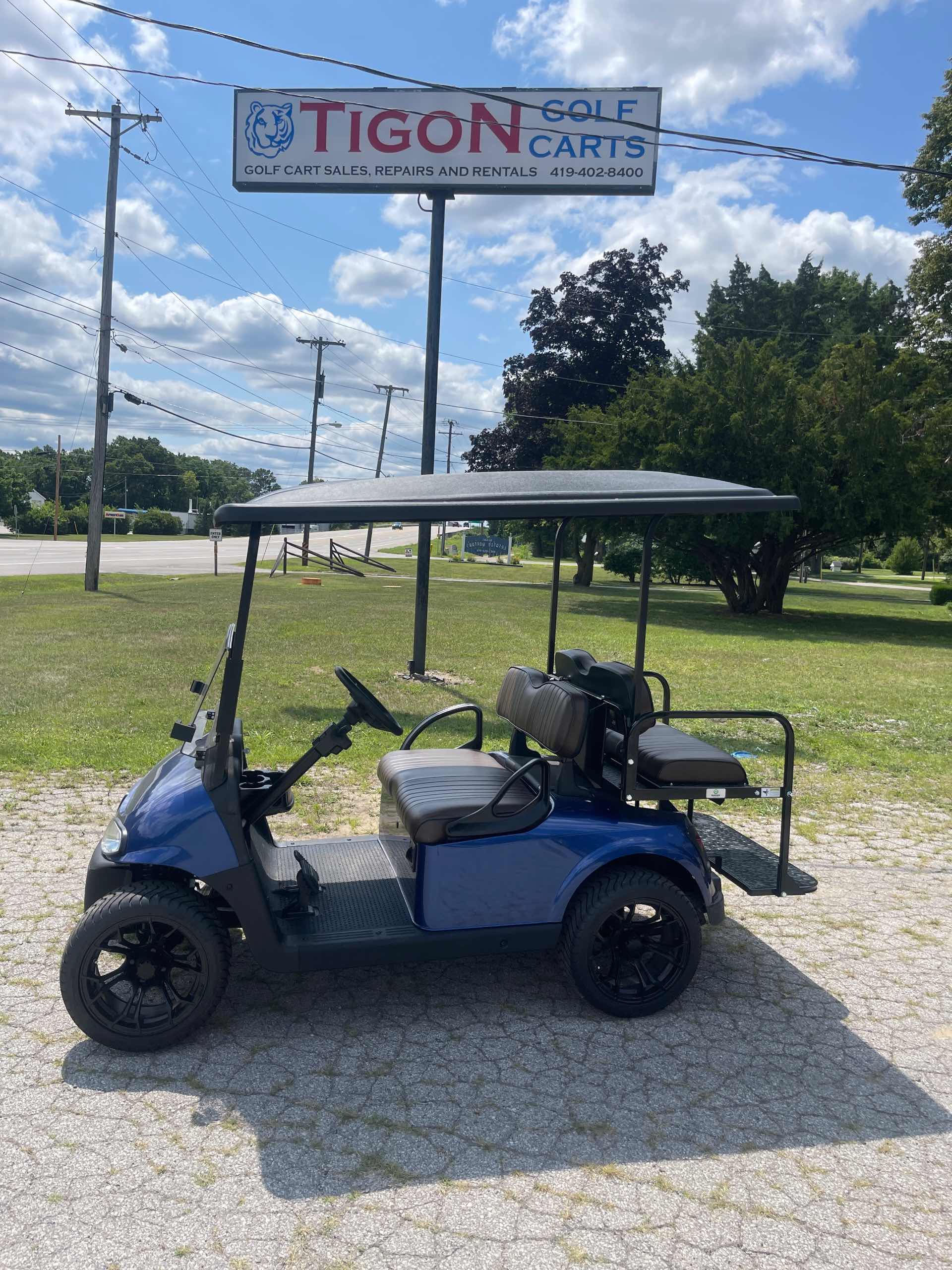 2020 EZGO RXV Blue image 2
