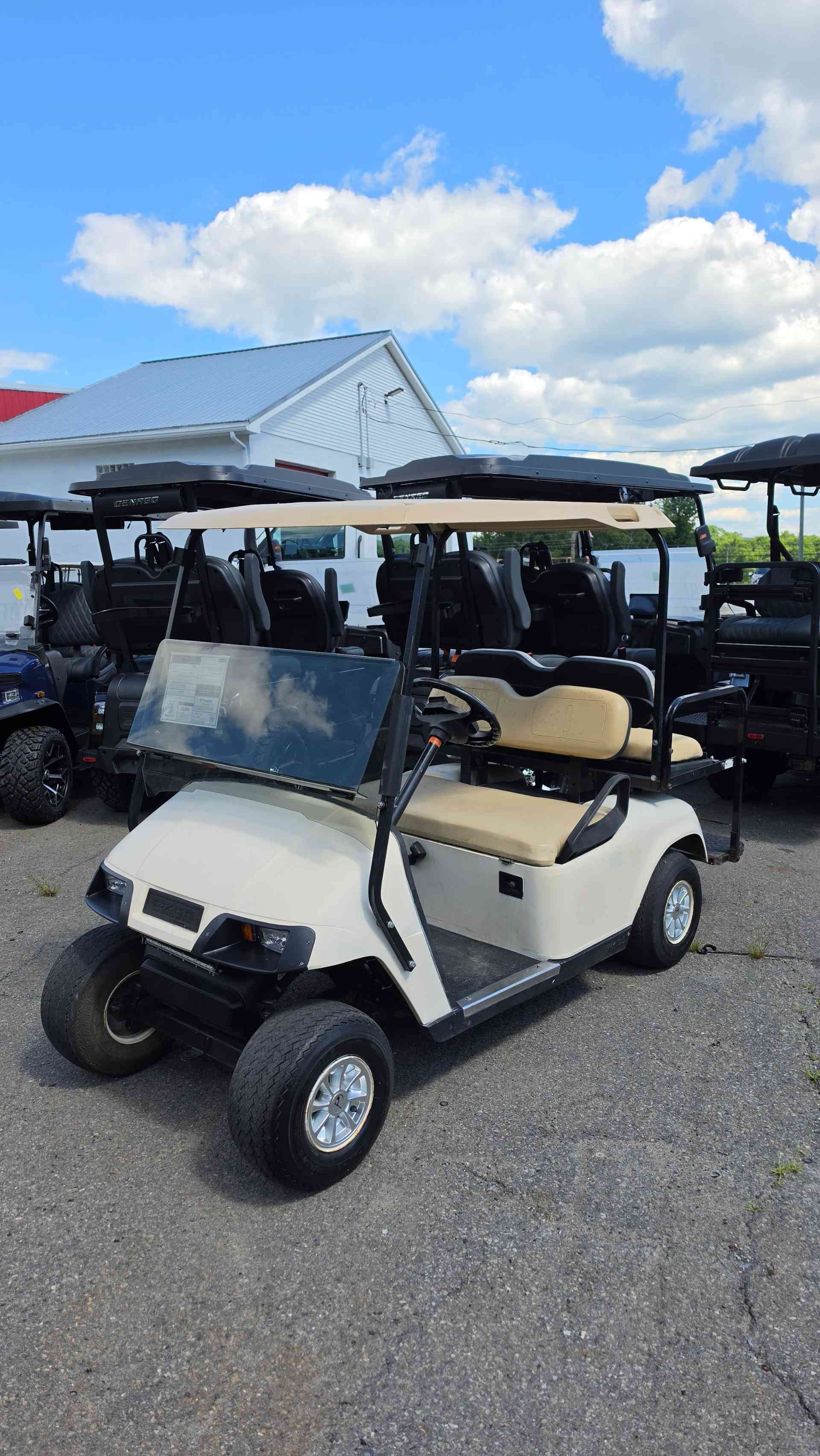 2007 EZGO TXT Golf Cart in White