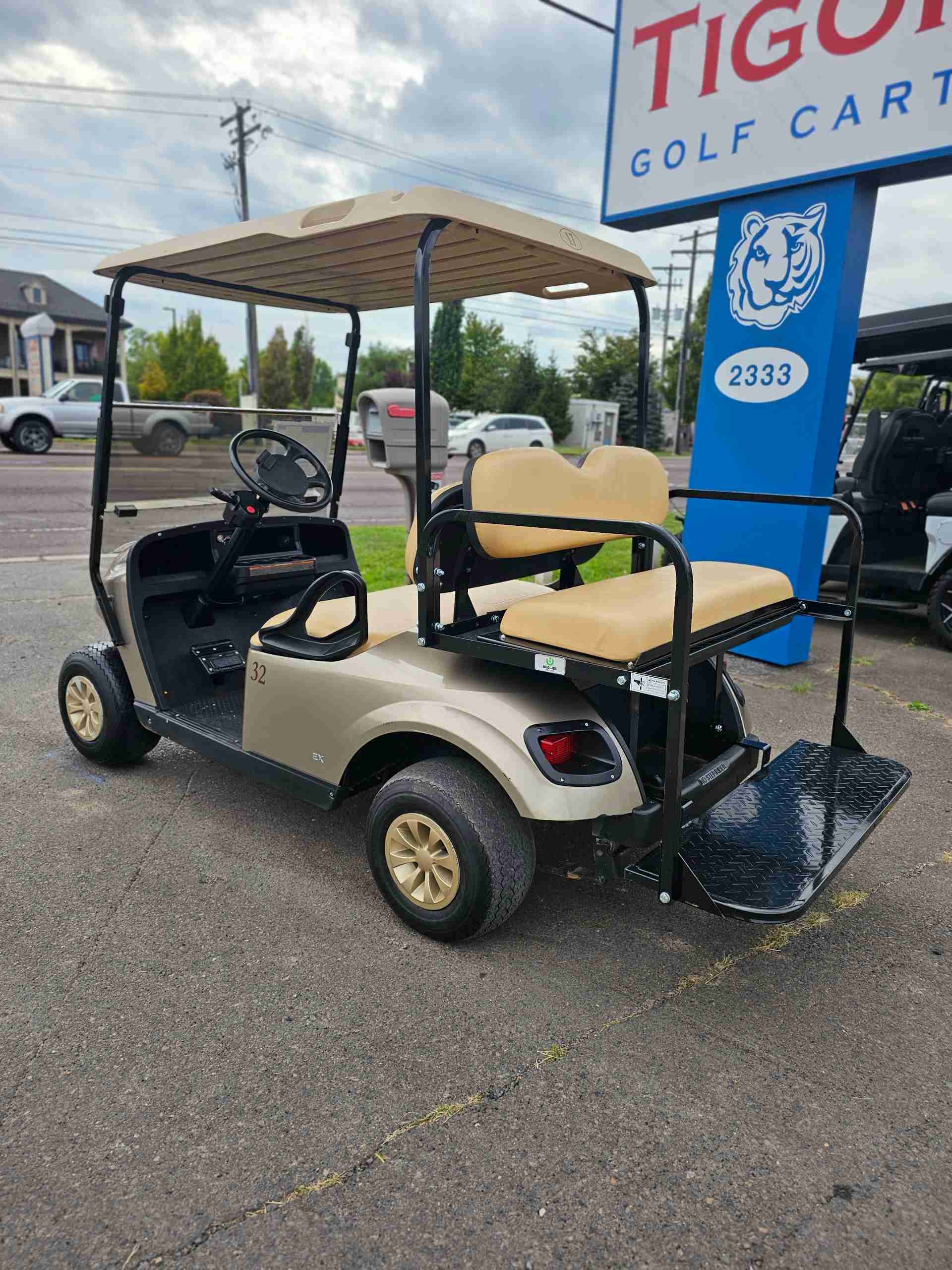 2021 EZGO TXT Champane image 3