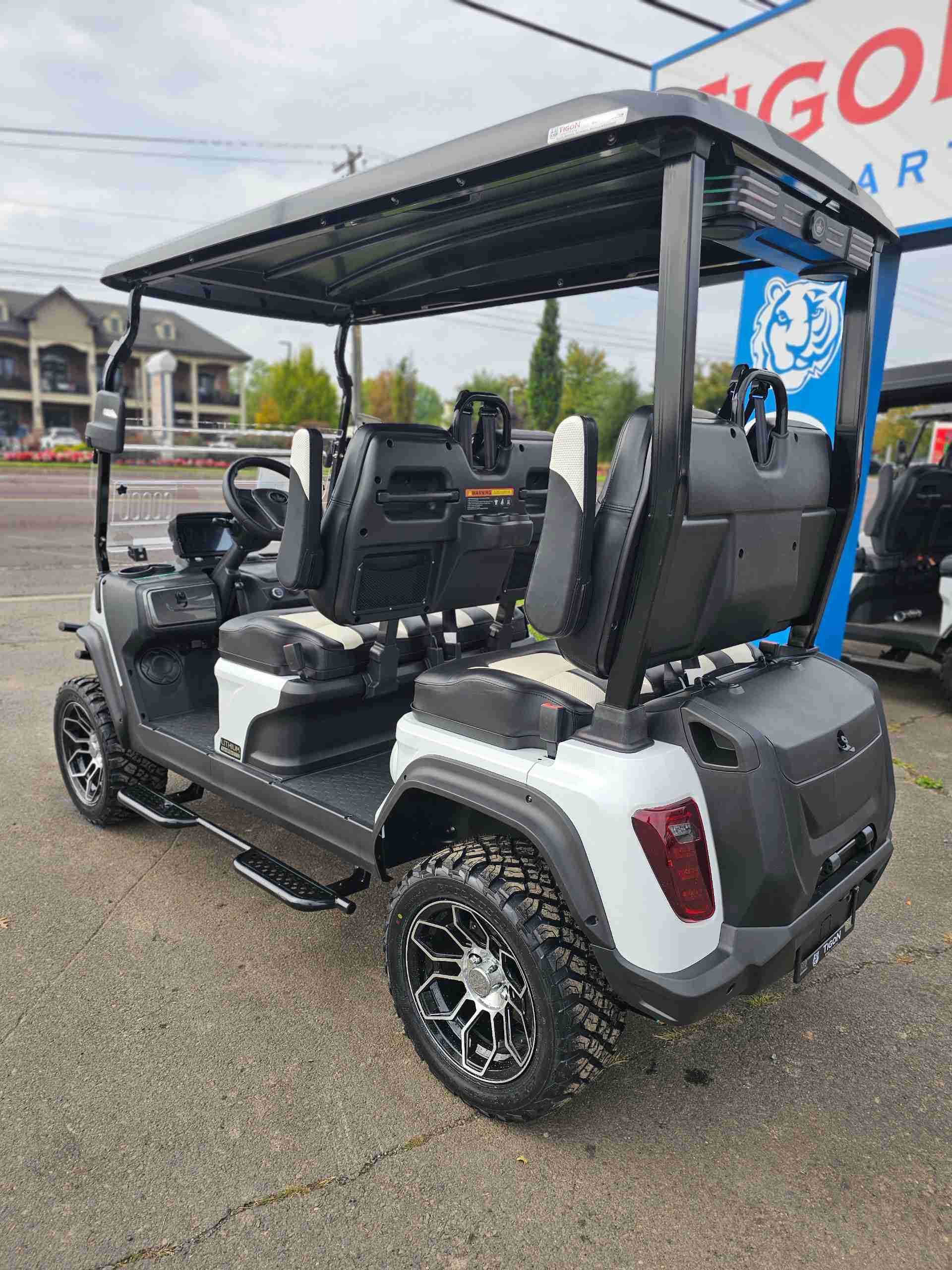 2027 Evolution D5 Maverick 4 PLUS Mineral White image 3