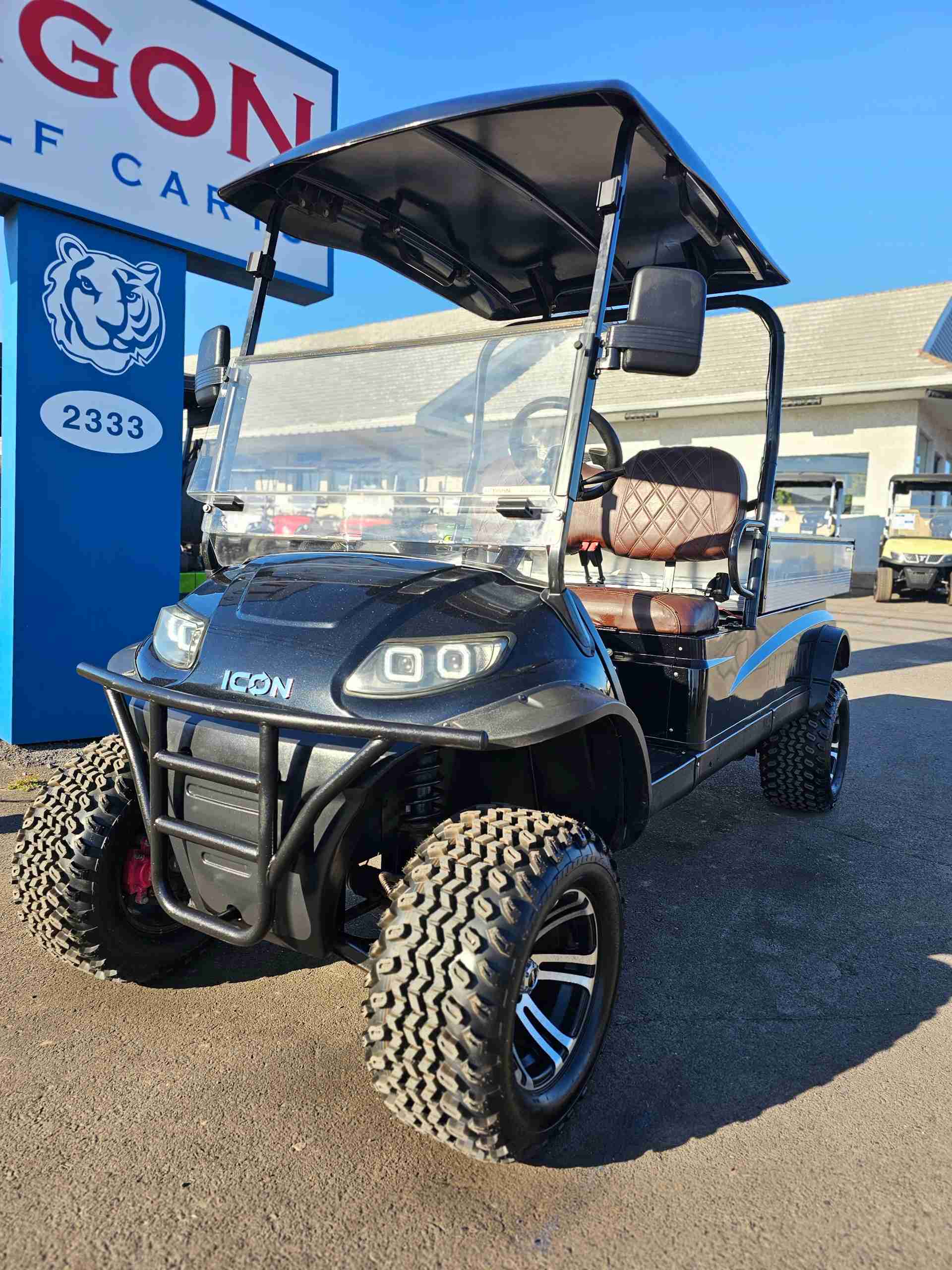 2023 Icon i20UL in Black Golf Cart