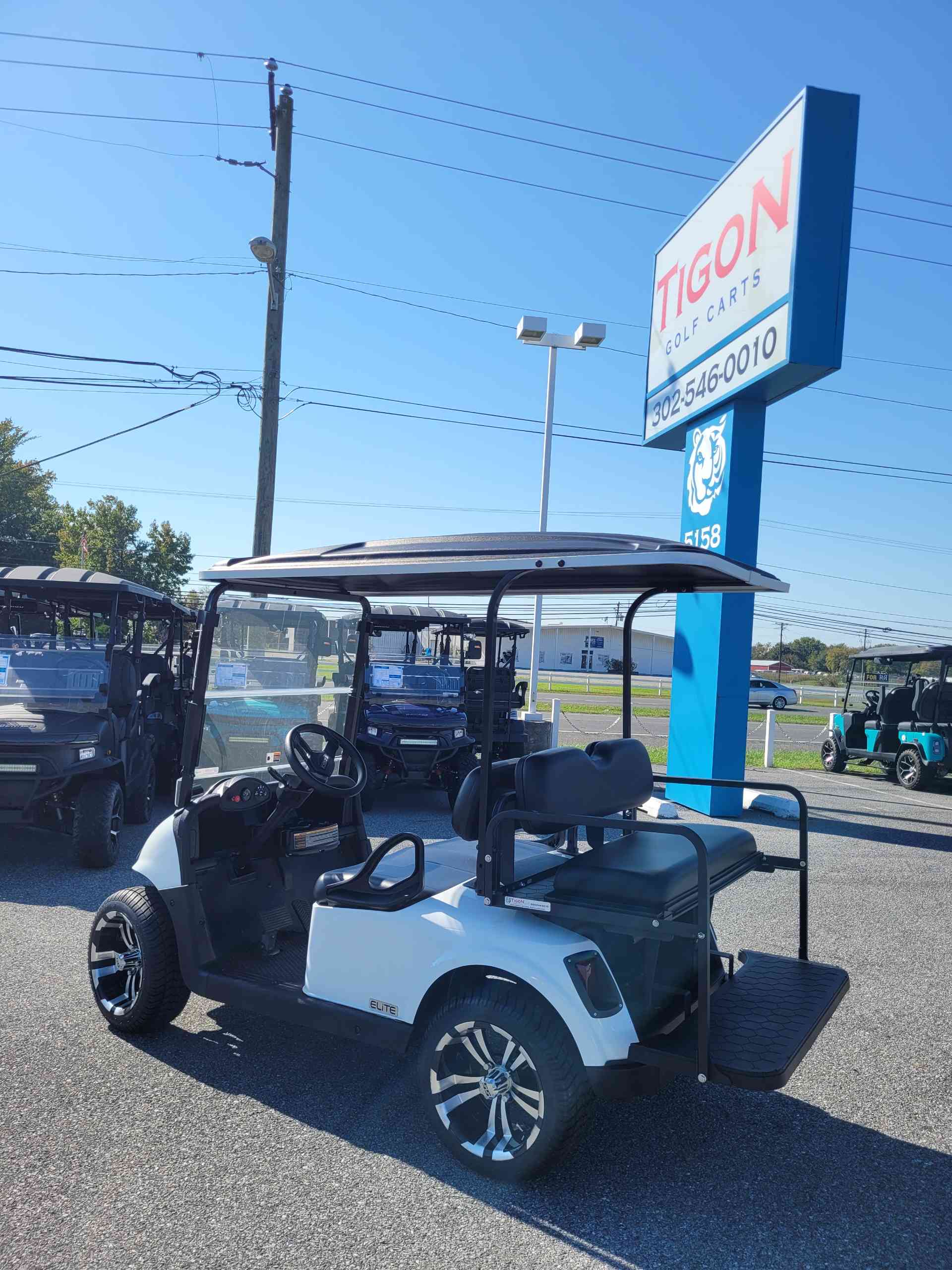 2021 EZGO RXV White image 3