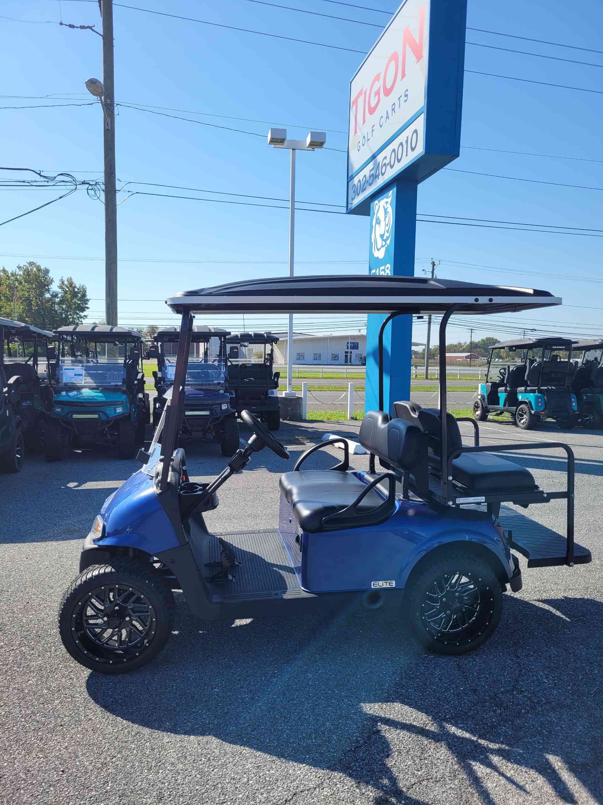 2021 EZGO RXV Blue image 2