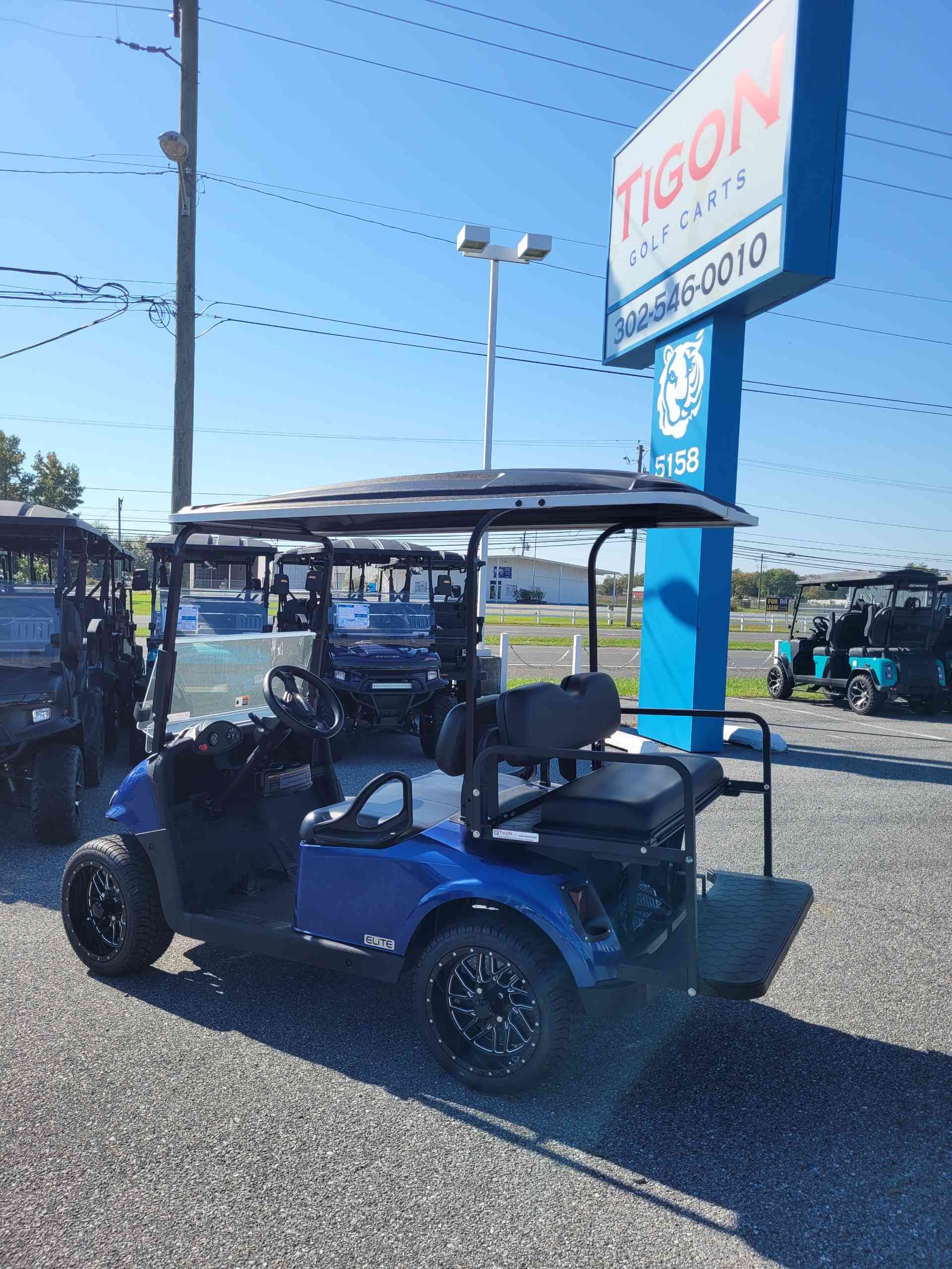 2021 EZGO RXV Blue image 3
