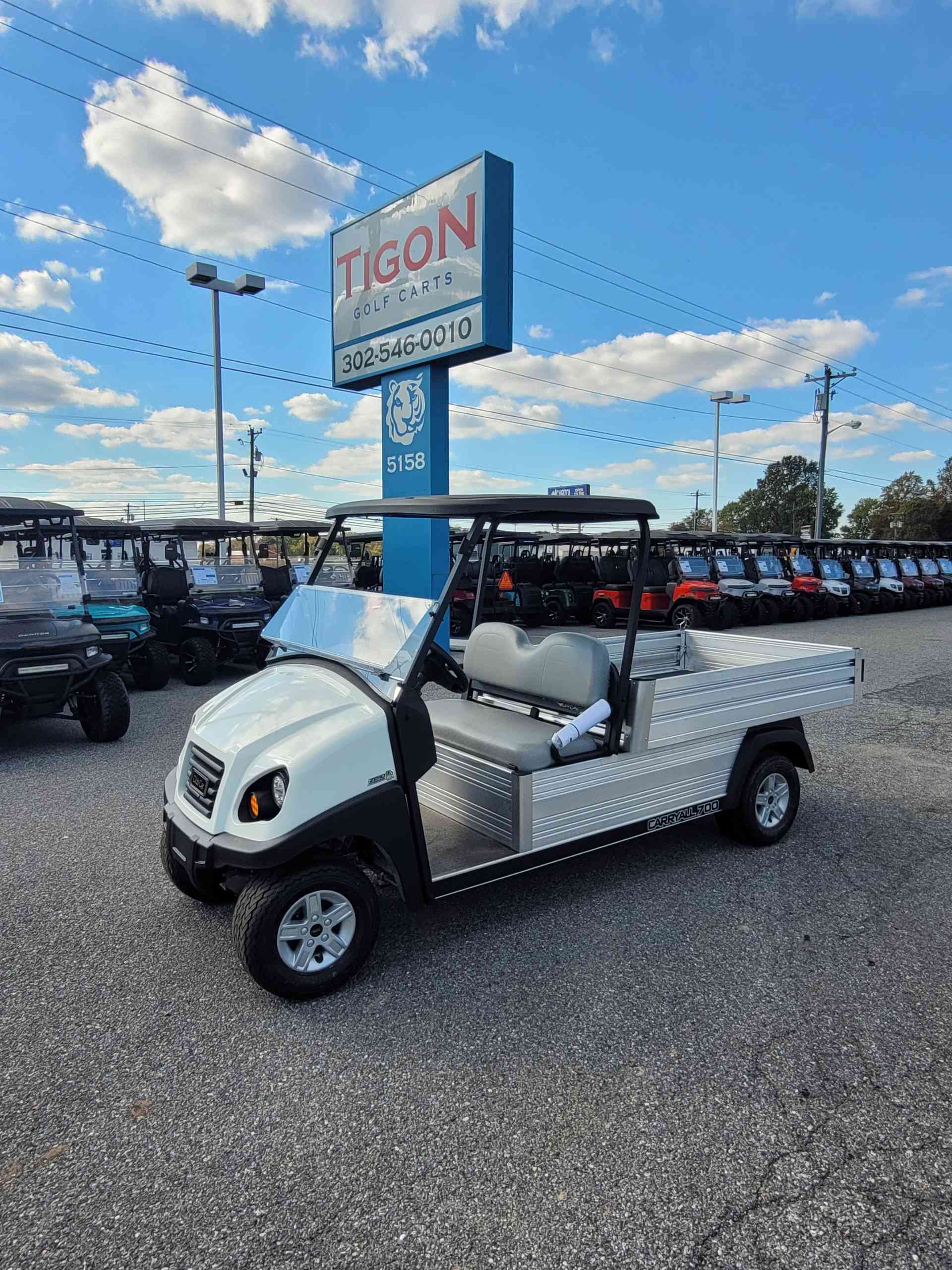 2027 Club Car Carryall 700 Glacier White