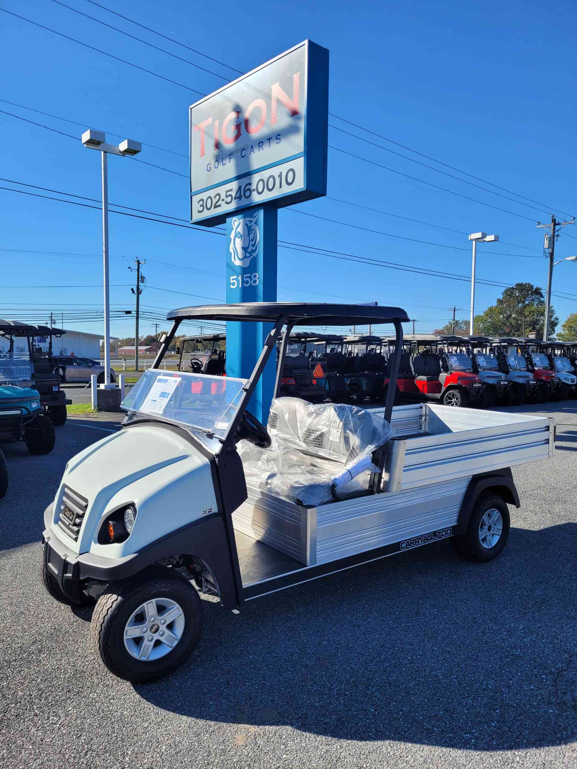 2027 Club Car Carryall 700 Glacier White