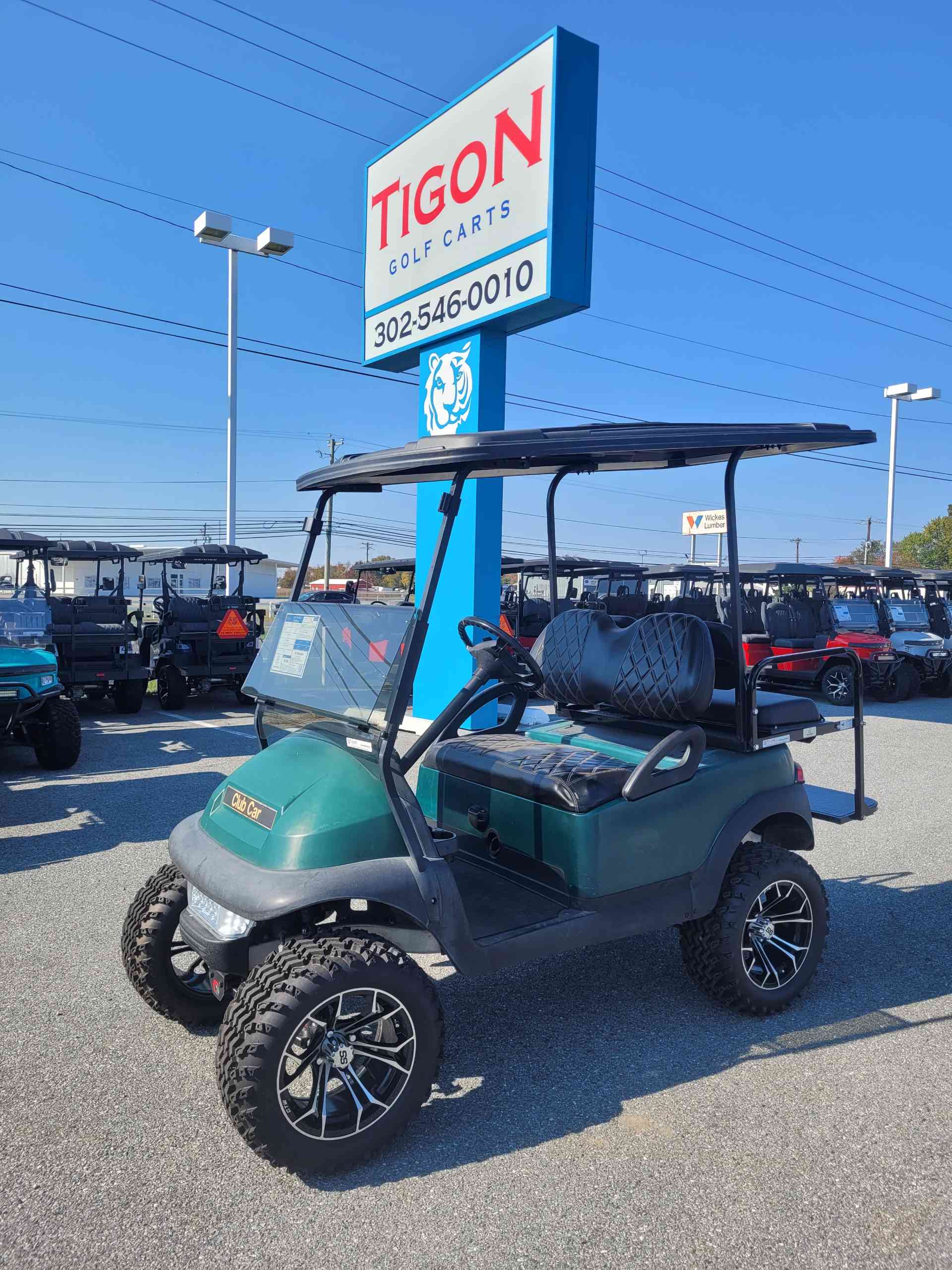 2010 Club Car Precedent in Green Golf Cart