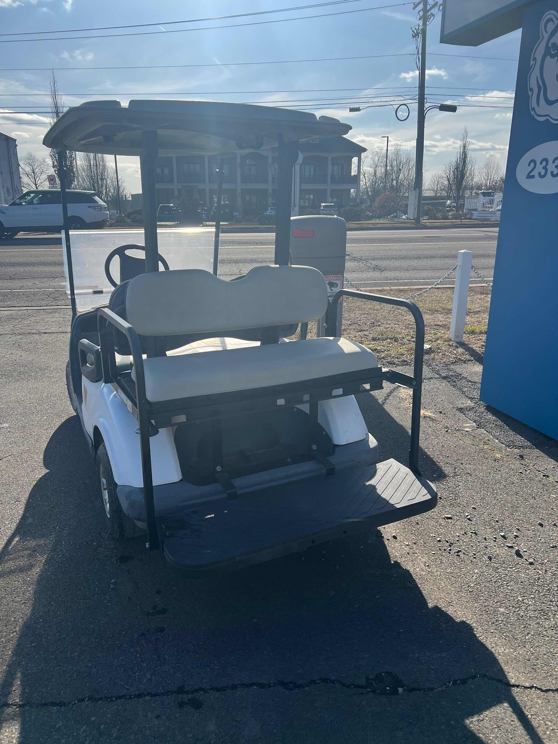2011 Yamaha G29 White image 3