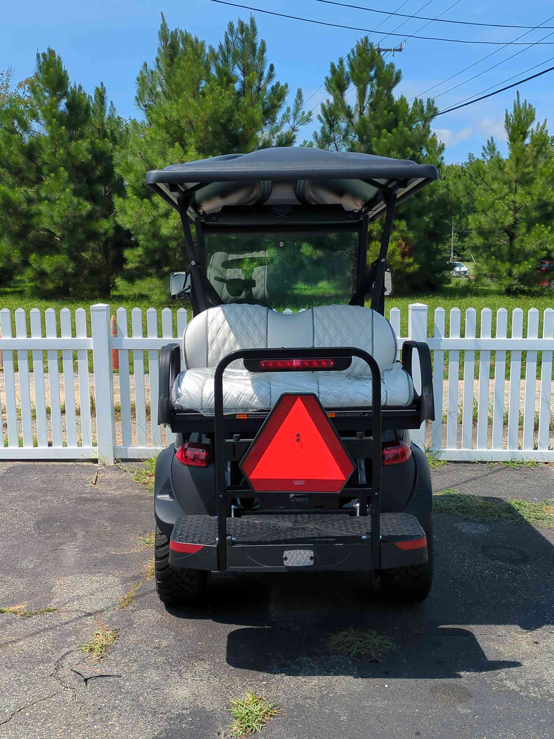 2027 Club Car Onward 4 Passenger (2+2) LSV Black image 3