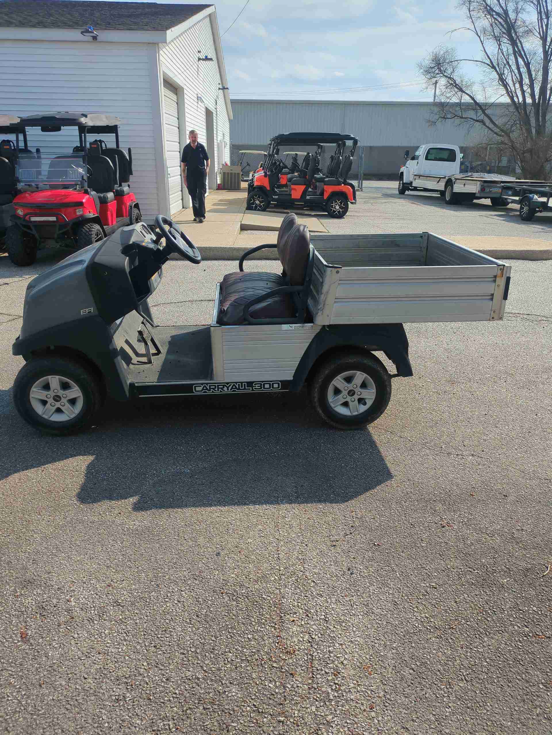 2017 Club Car Carryall Gray image 2