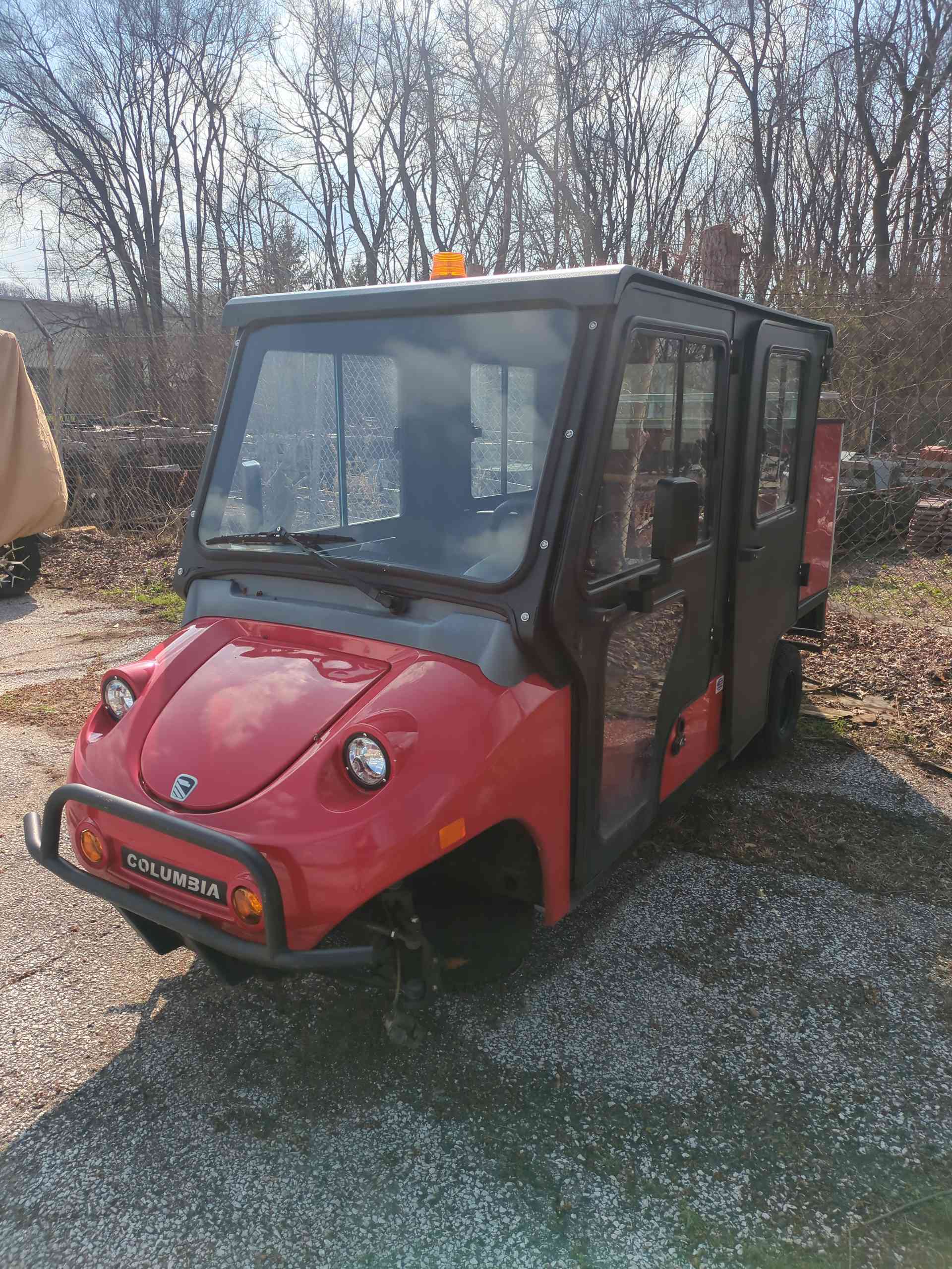 2020 COLUMBIA UTILITRUCK 100 Golf Cart in red