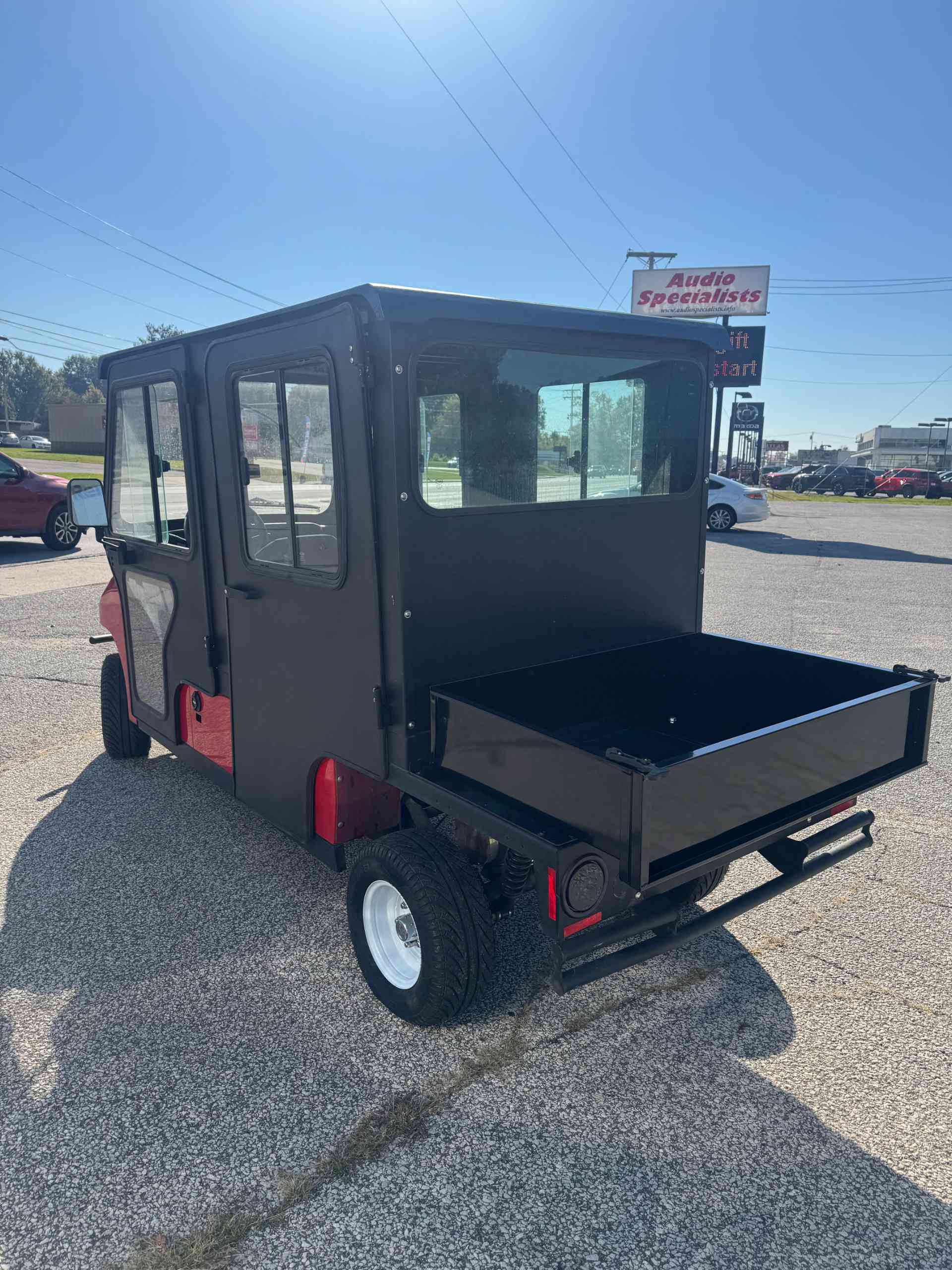 2020 COLUMBIA UTILITRUCK 100 Red image 3