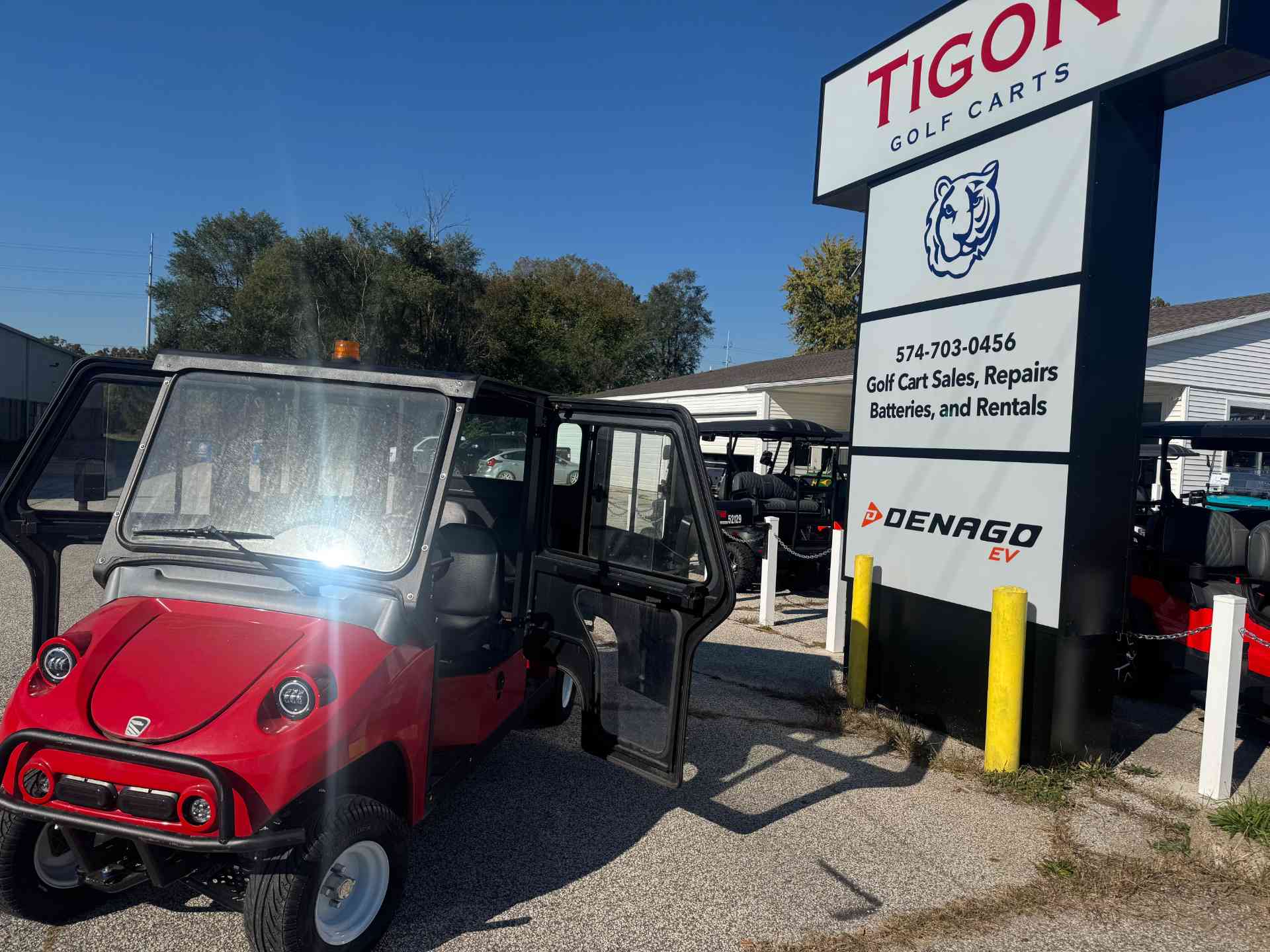 2020 COLUMBIA UTILITRUCK 100 Red image 5