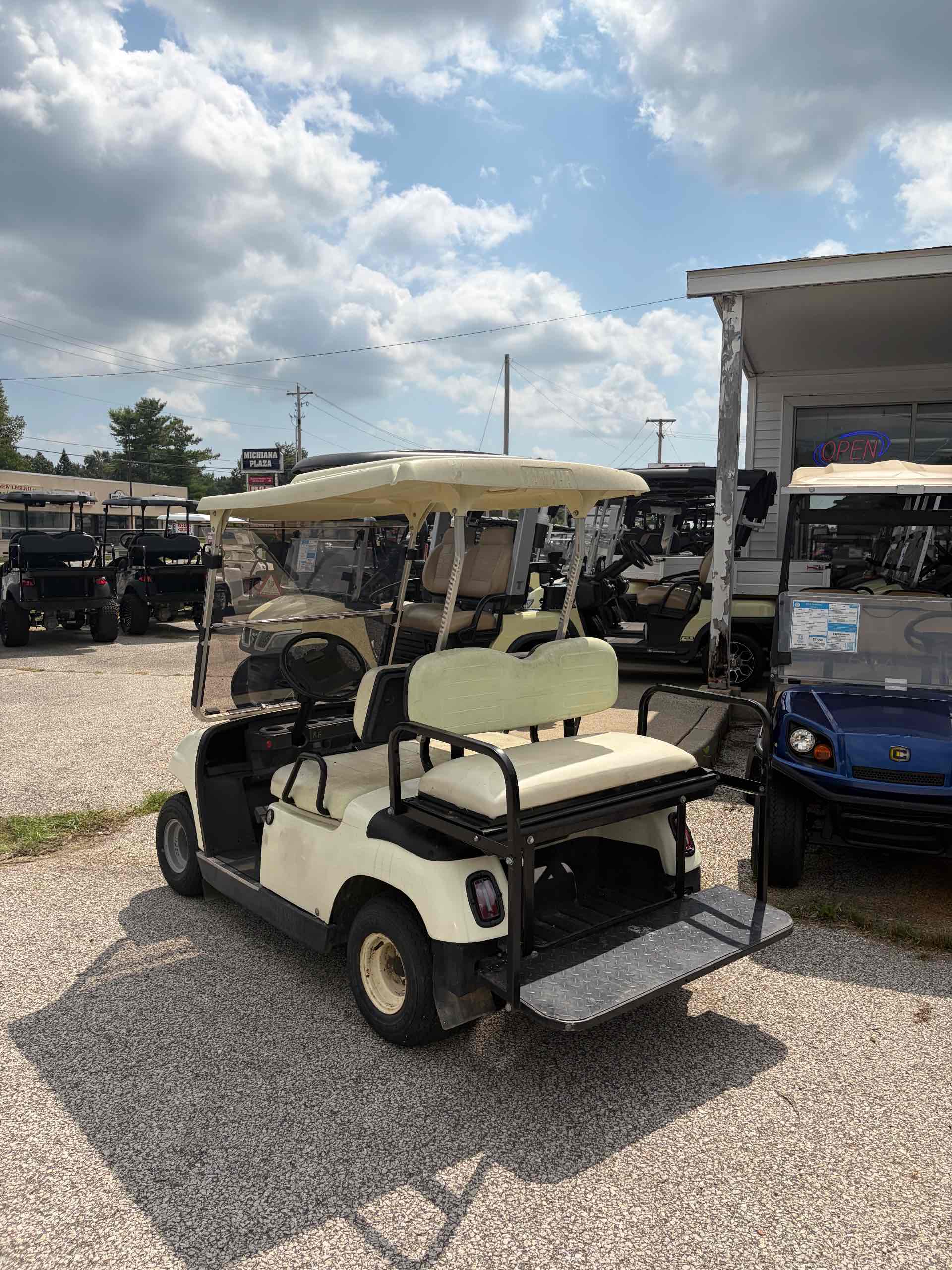 2004 Yamaha G22 White image 2