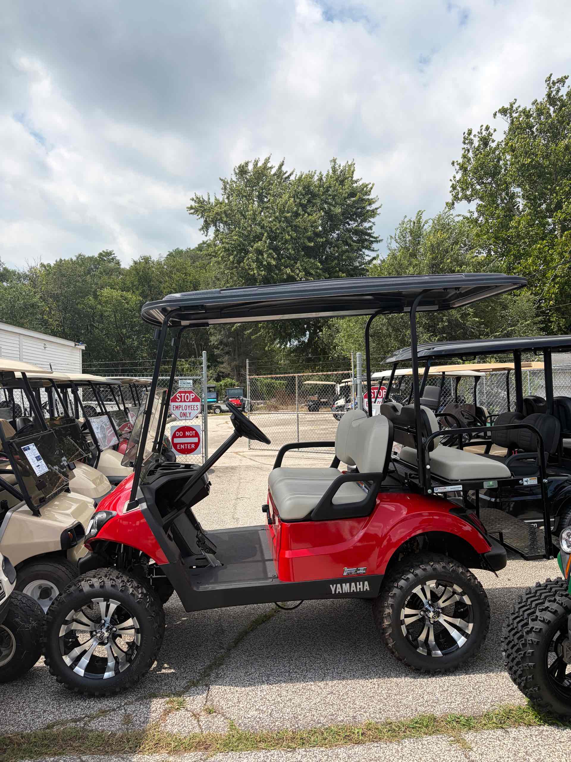 2026 Yamaha Drive 2 Red image 4