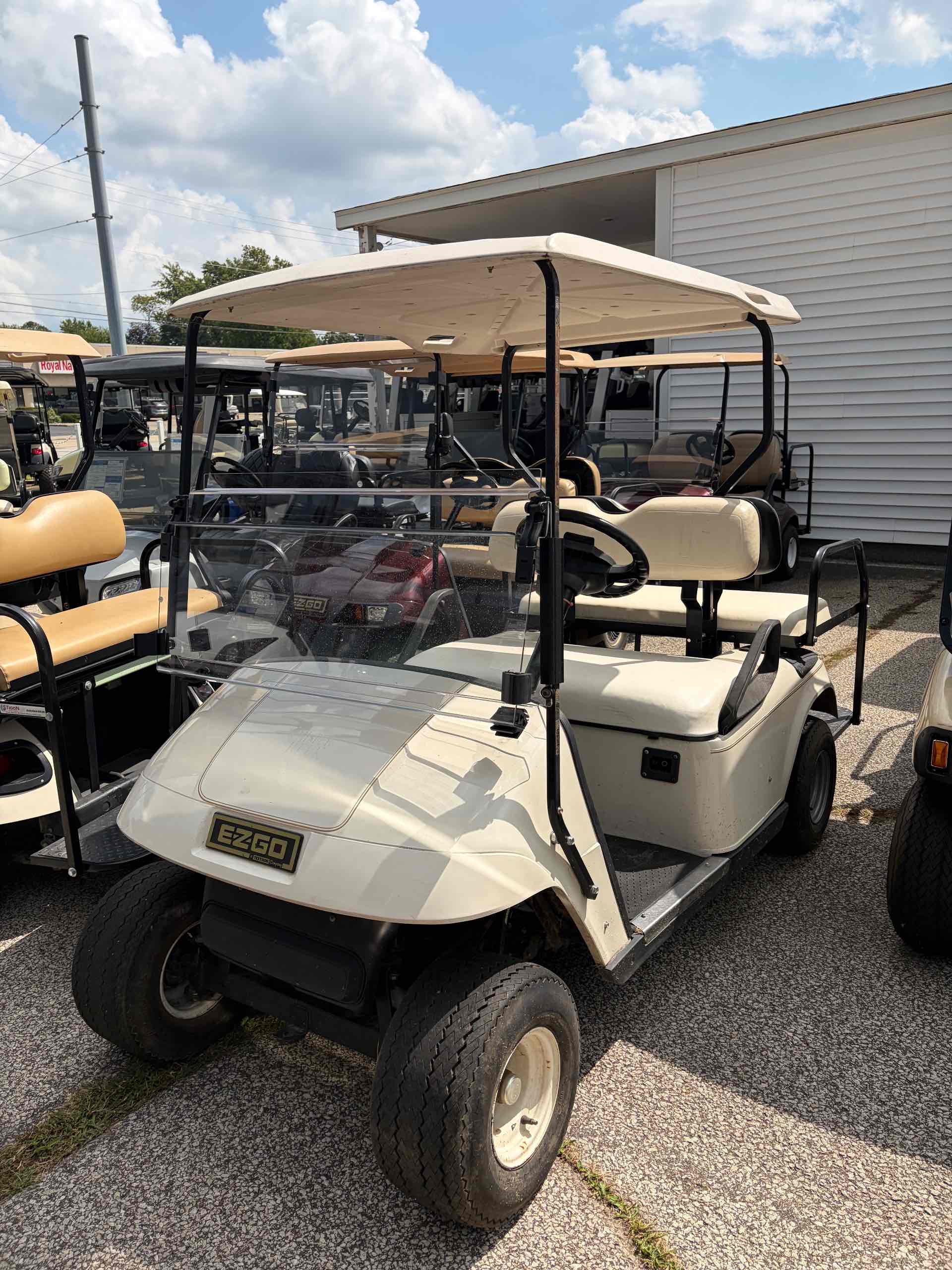 2004 EZGO TXT White image 4