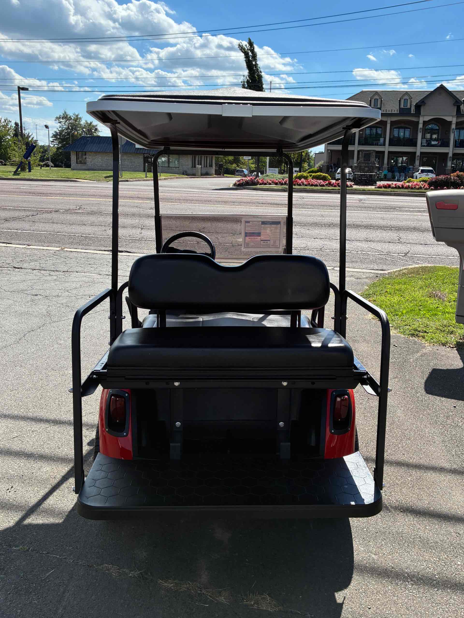 2021 EZGO RXV Red image 4