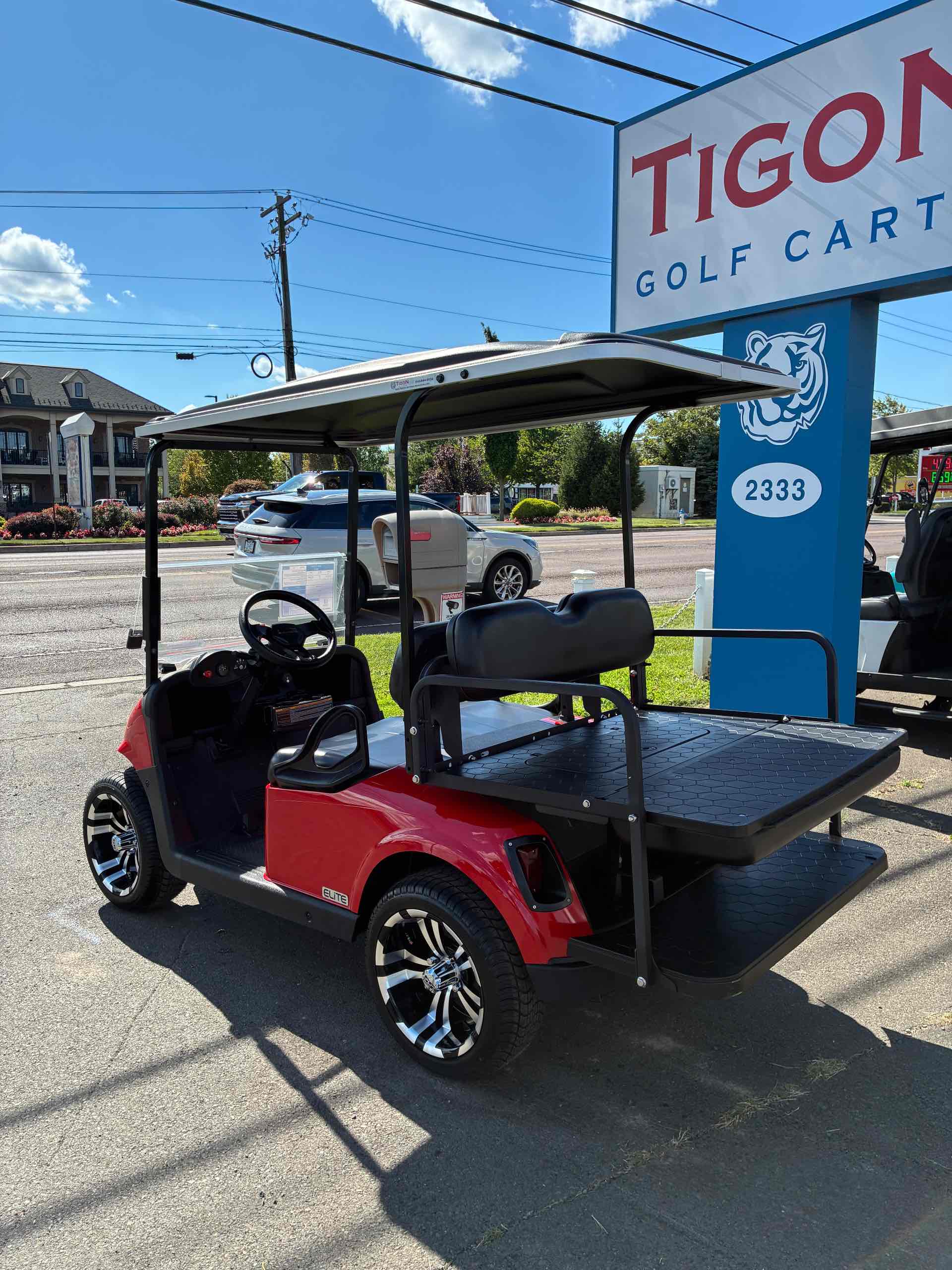 2021 EZGO RXV Red image 3