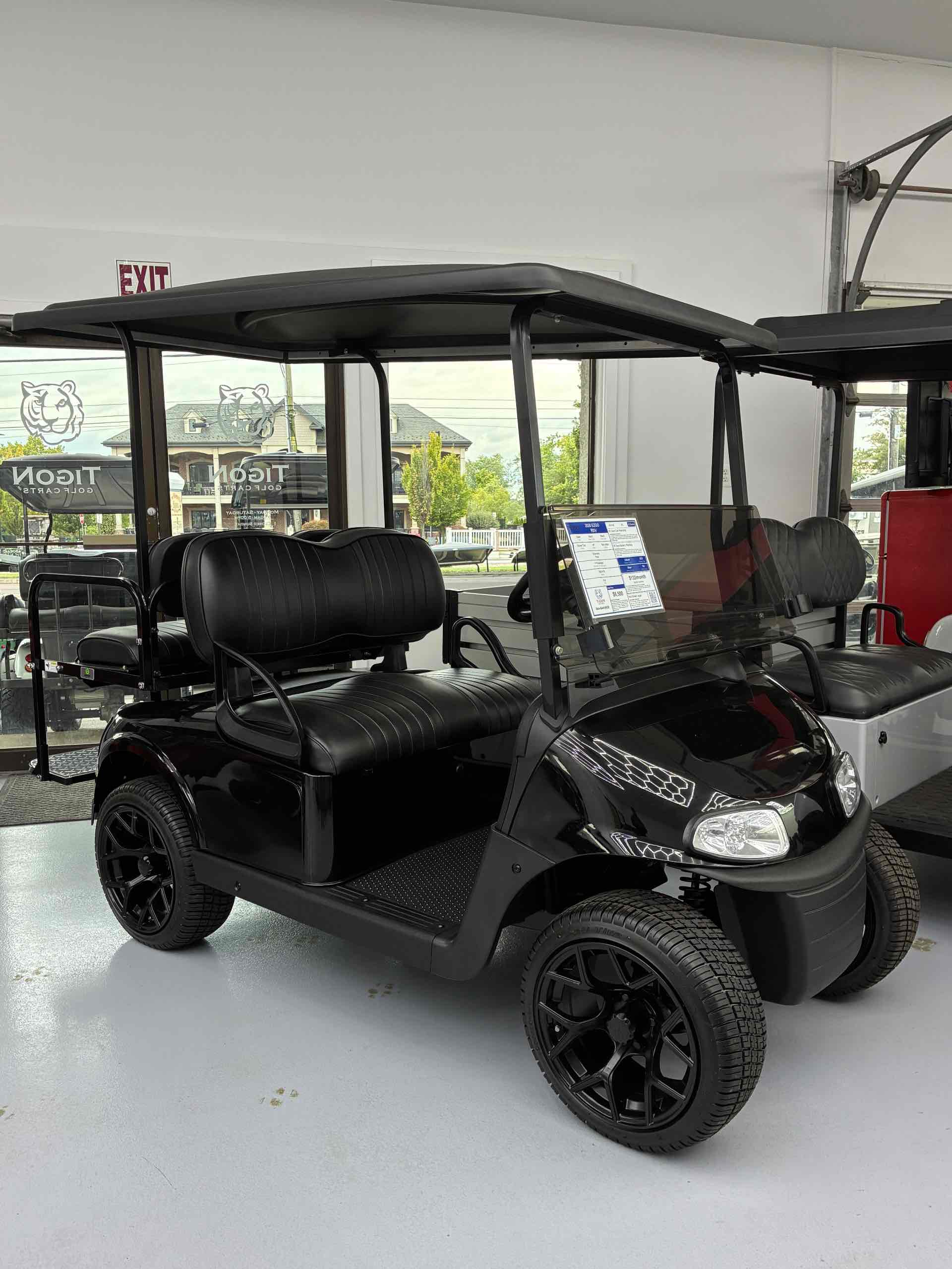 2020 EZGO RXV Black image 2