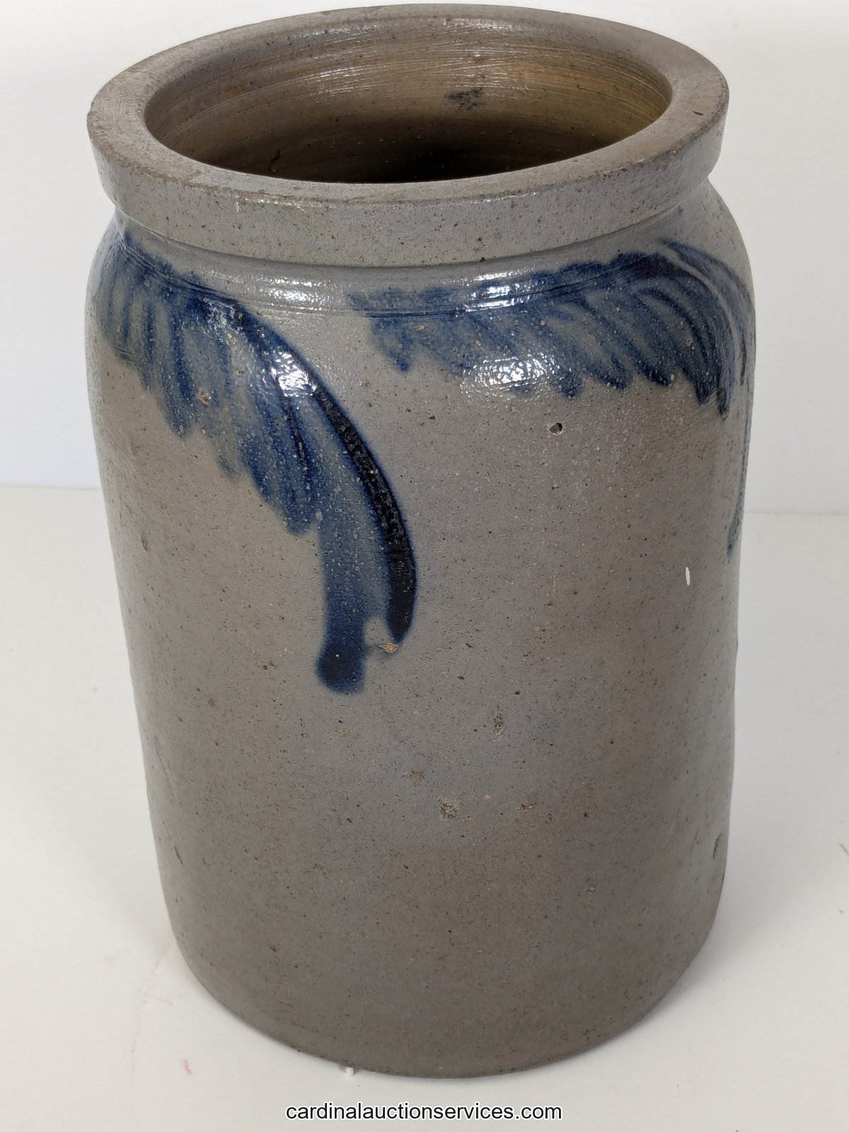 Antique salt-glazed stoneware crock with cobalt blue decoration in the Amelia, VA online consignment auction