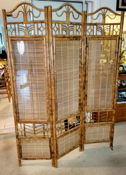 Auction 1067Contents of Lovely Port Charlotte home, Furniture, Lawn