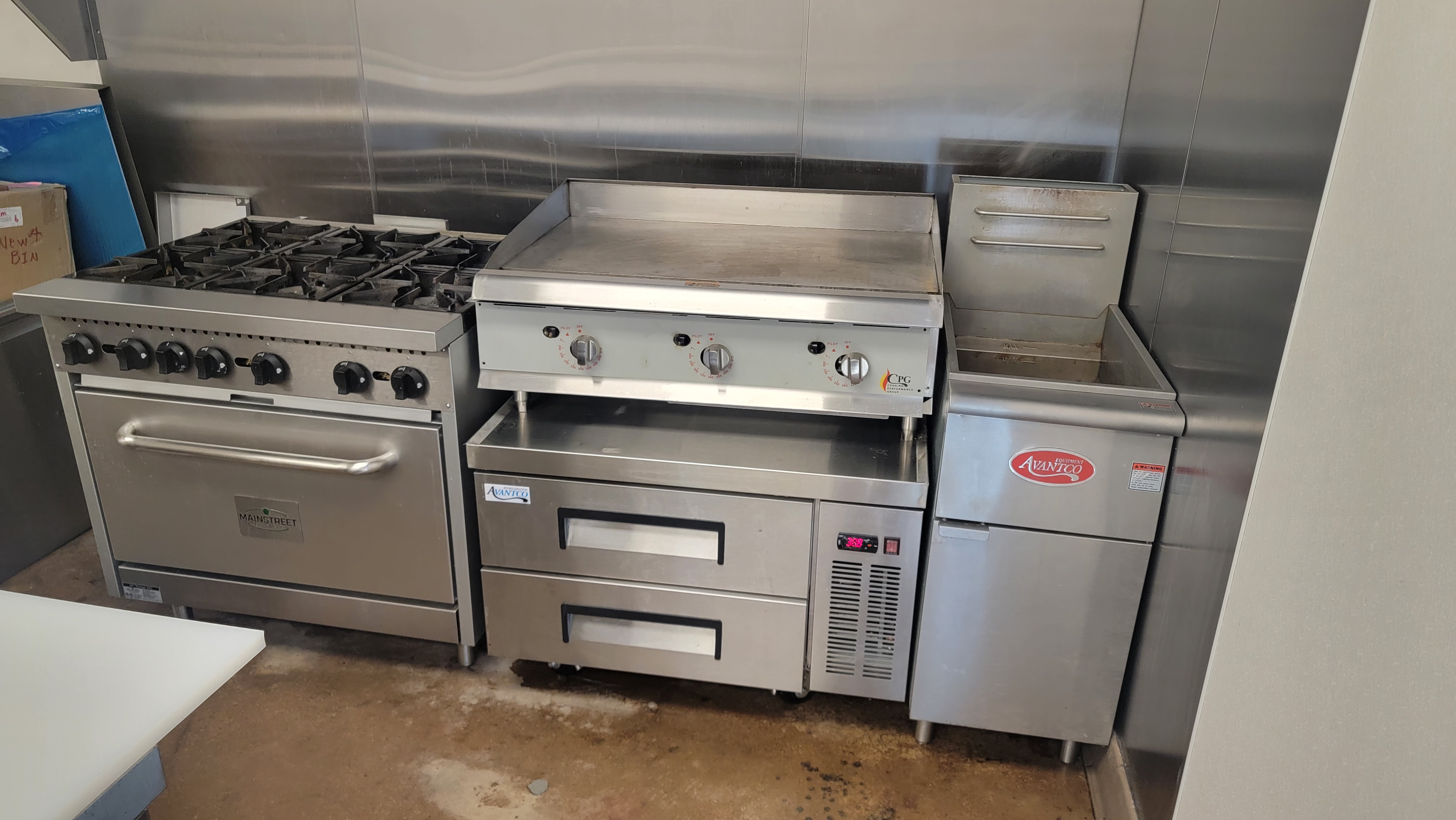 Very Nice! 2022 American Bistro, Scratch & Dents Refrigeration, New