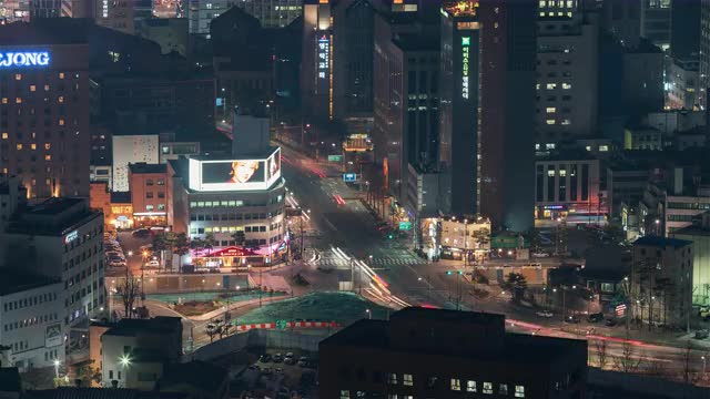 Seoul, Korea, Timelapse  - The city traffic at Night in the Korean capital