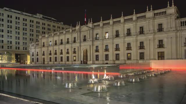 La moneda palace front shot