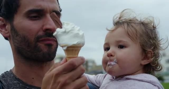 Family eating ice creams
