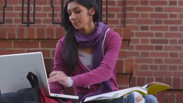 111128_College04_HD.mov