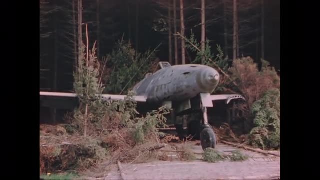 704244422 / End of War / Germany / 
