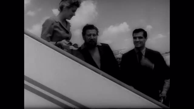 349171328 / Peter Ustinov / Sandra Dee / Arrival / Rome