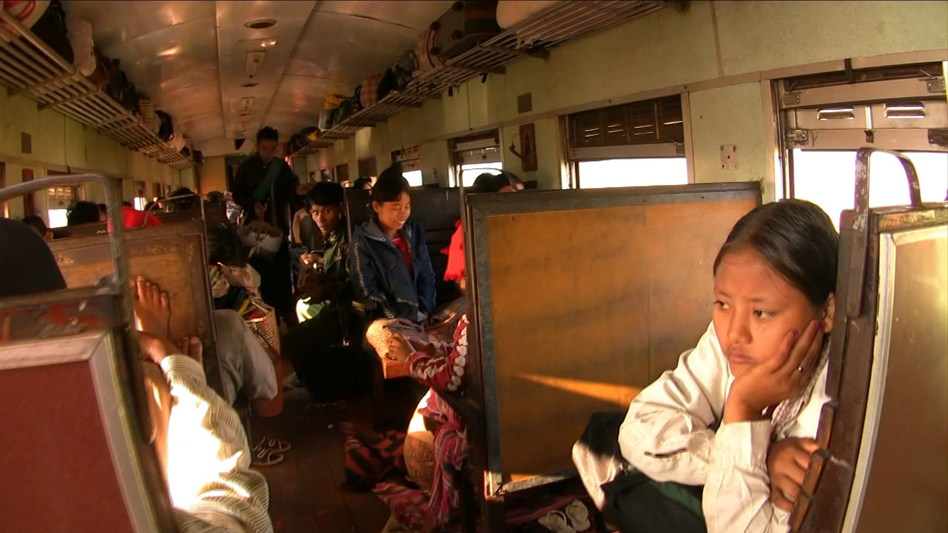 549844537 / Railway Ride / Passenger Train / Myanmar