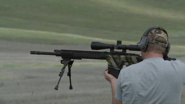 01 Man Shooting Rifle