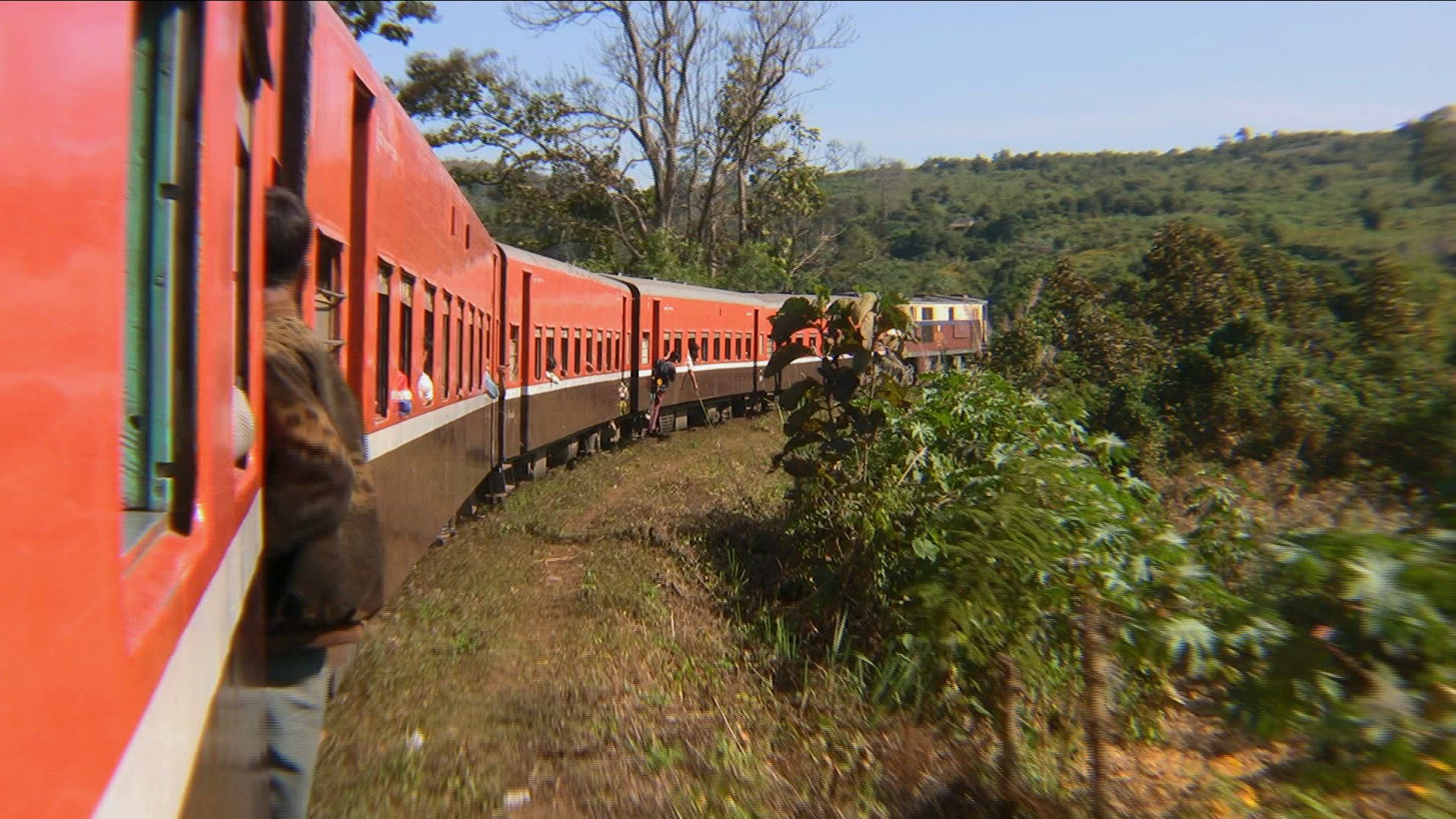736747139 / Railway Ride / Passenger Train / Myanmar