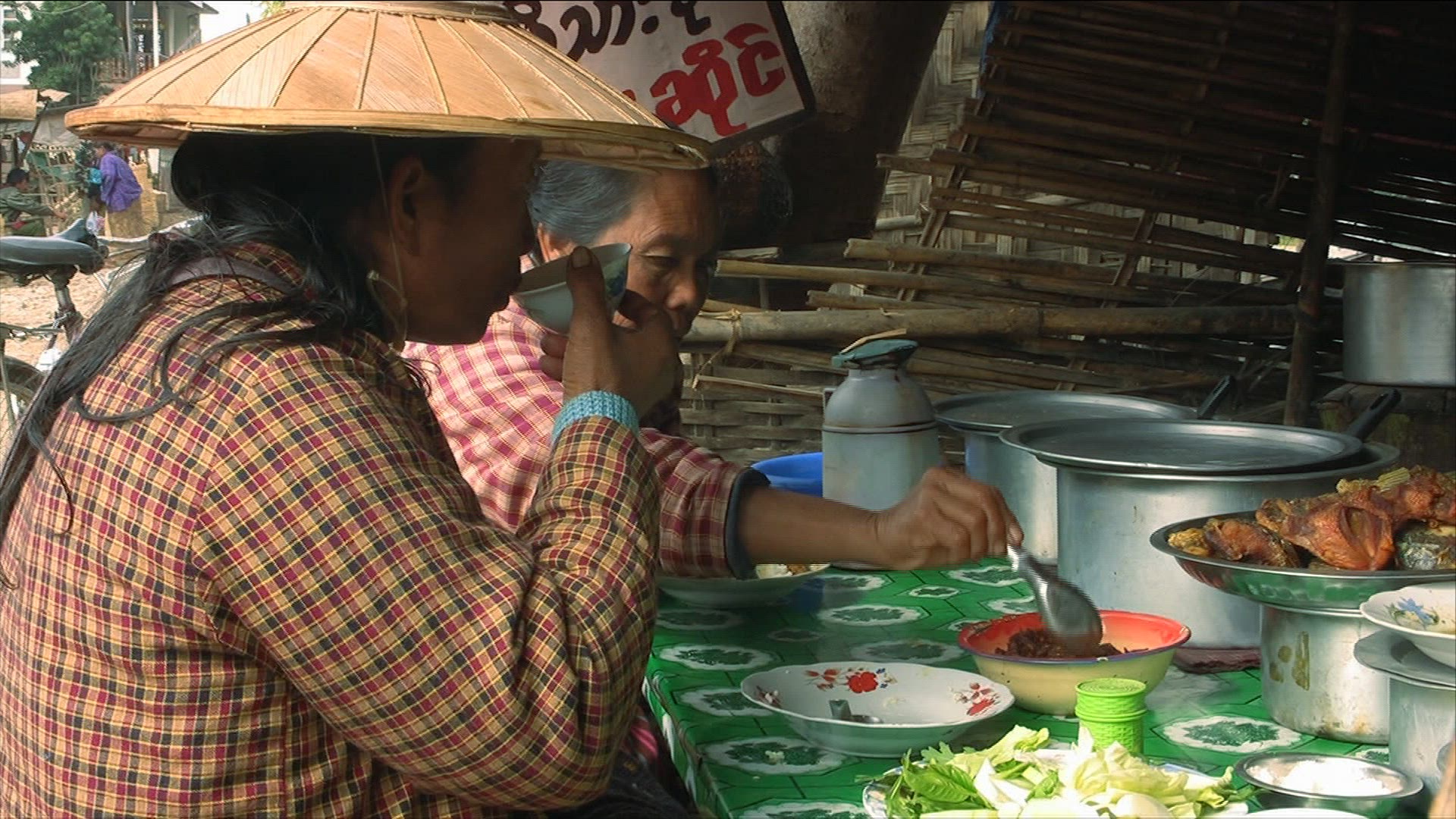 970699120 / People / City / Mandalay / Myanmar