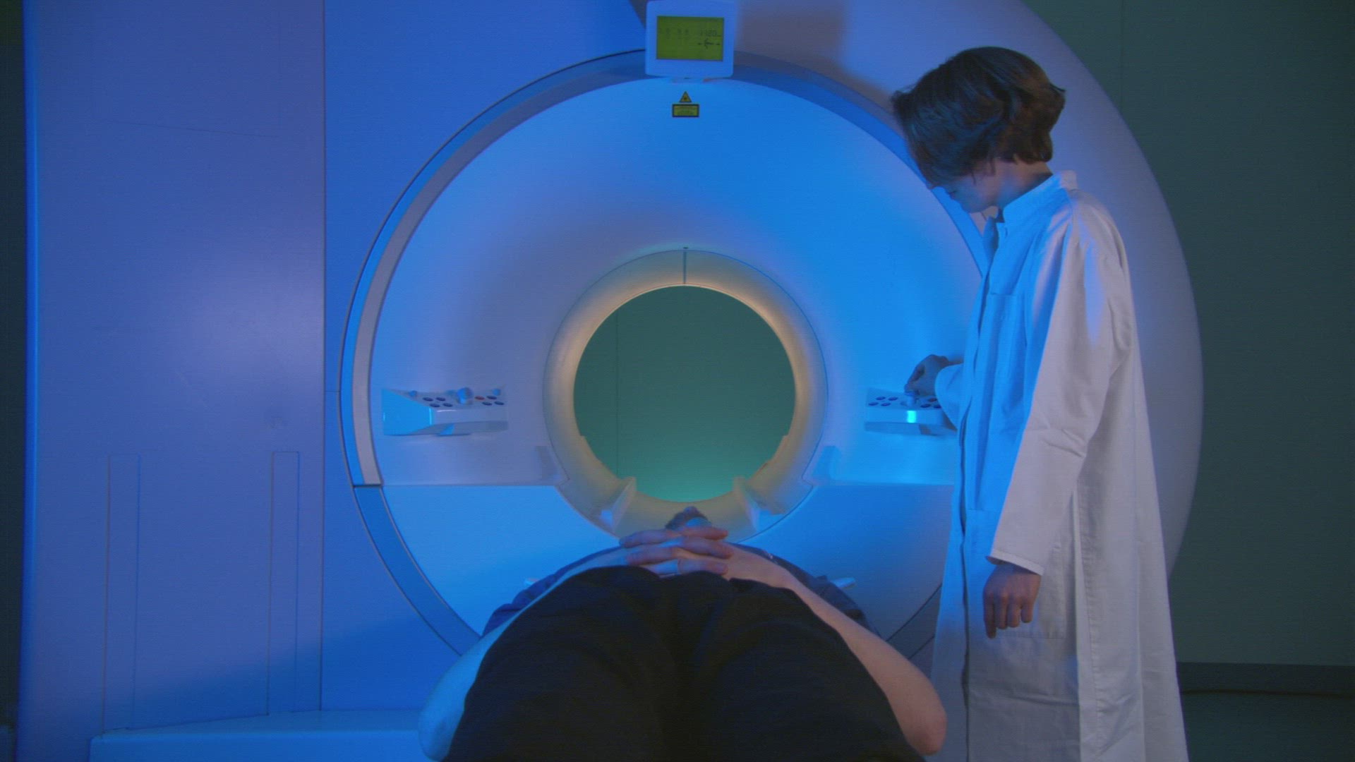 978940249 / People / Magnetic Resonance Imaging / Germany