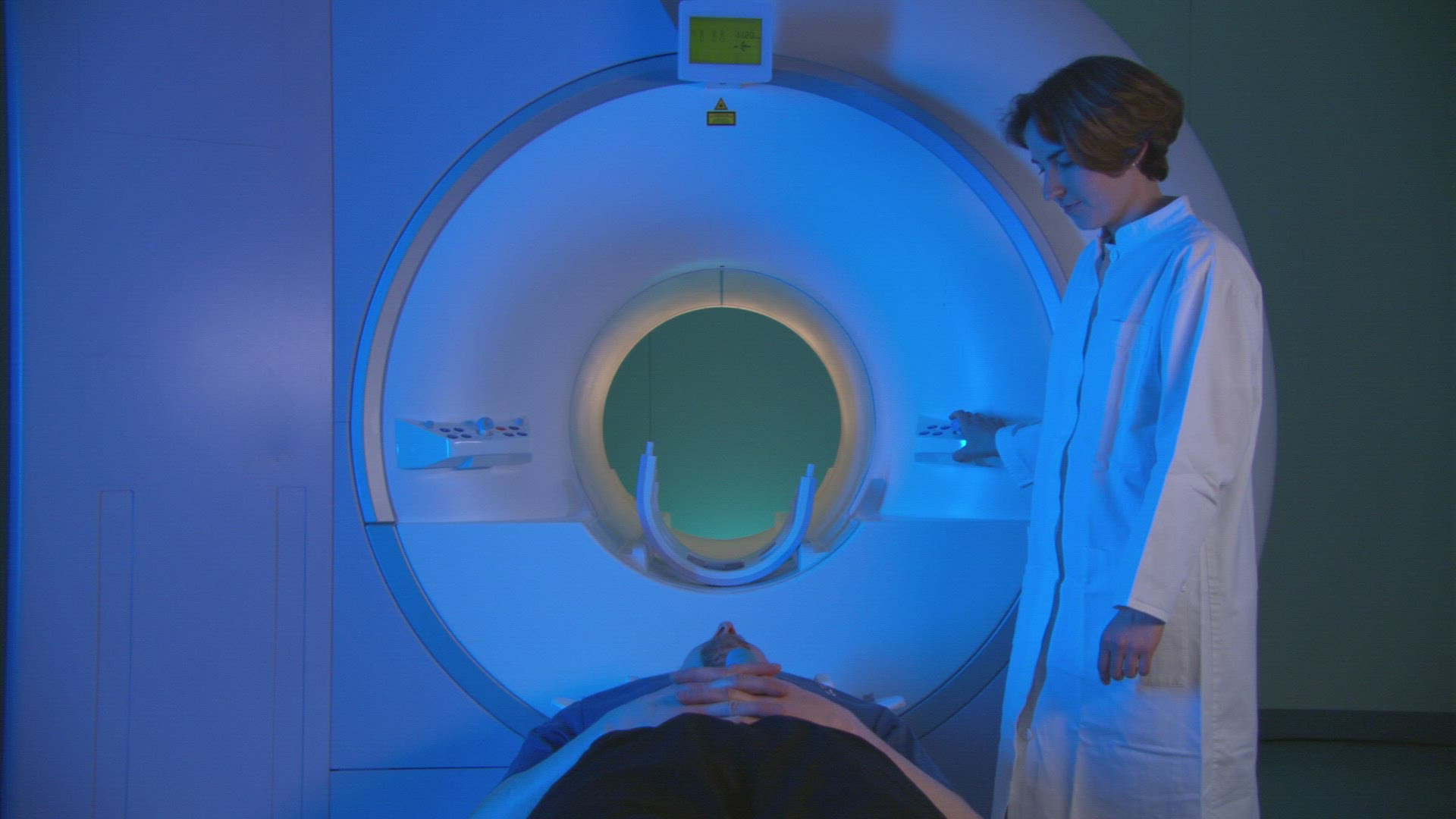 470598777 / People / Magnetic Resonance Imaging / Germany