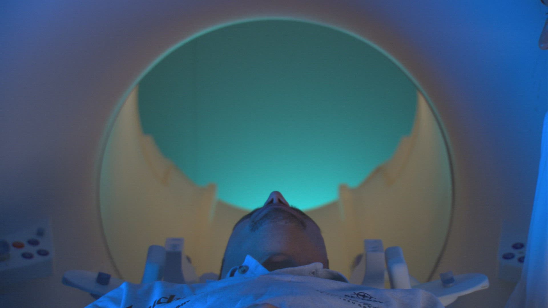 772452429 / People / Magnetic Resonance Imaging / Germany
