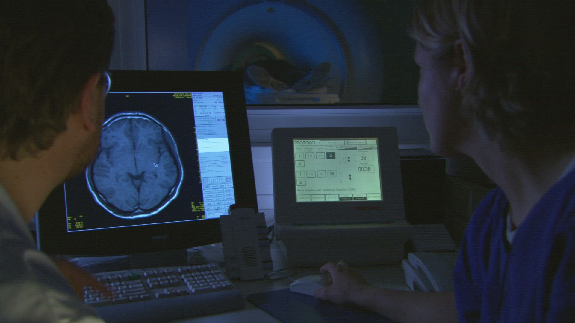 264021995 / People / Magnetic Resonance Imaging / Germany